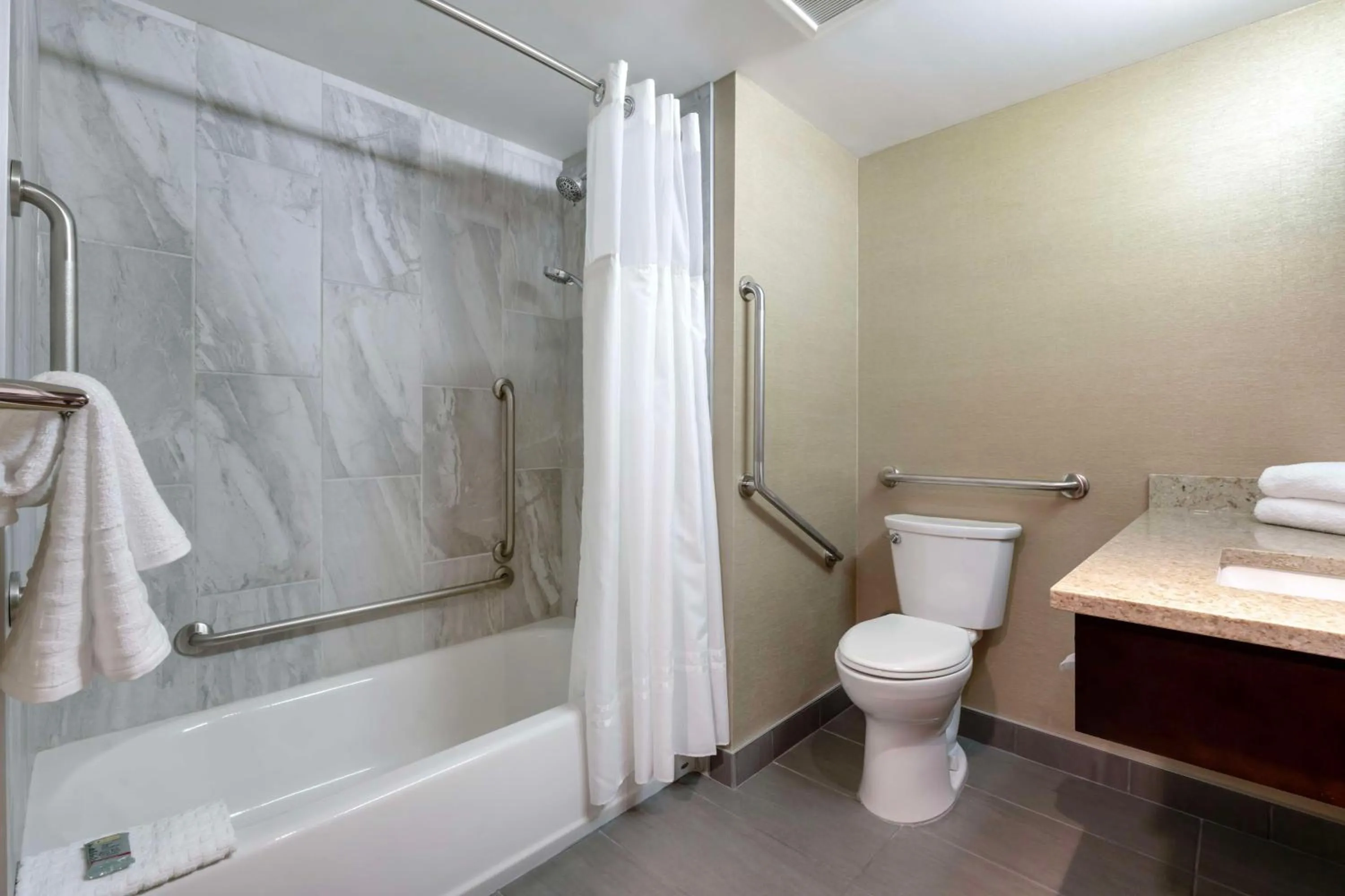 Bathroom in Best Western Northgate