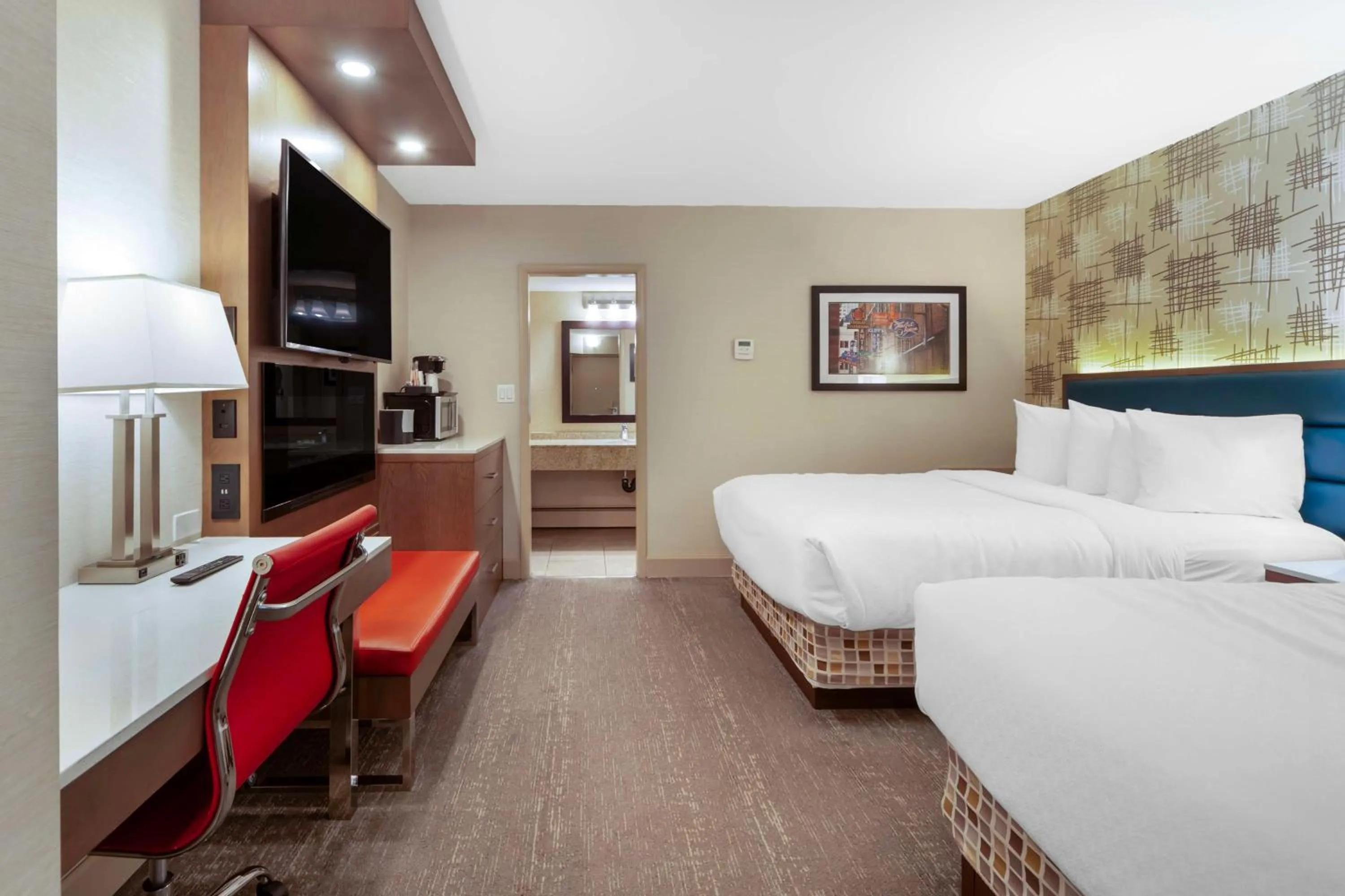 Bedroom, Bed in Best Western PLUS City Centre Inn