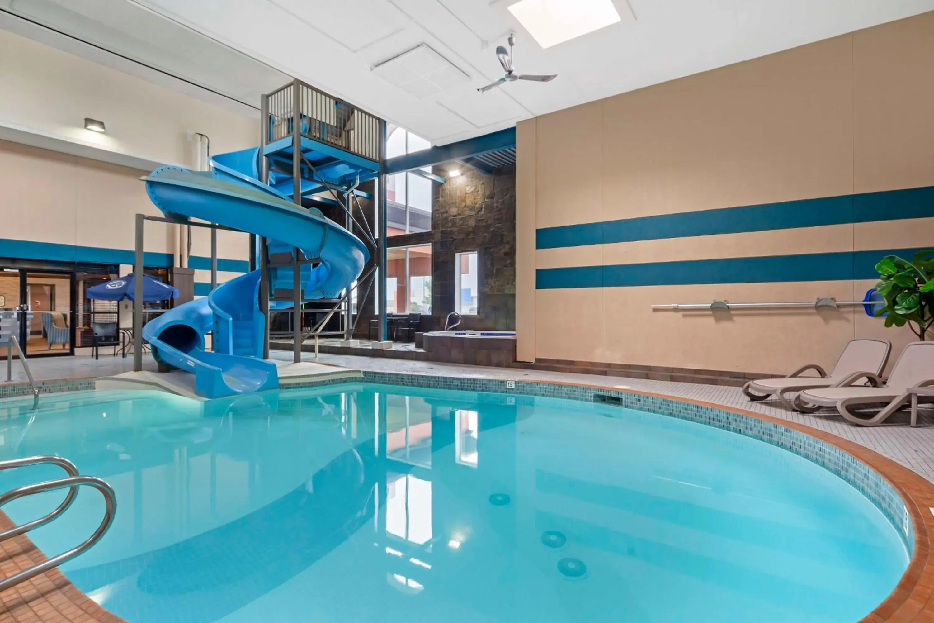 Pool view in Best Western PLUS City Centre Inn Pool view in Best Western PLUS City Centre Inn