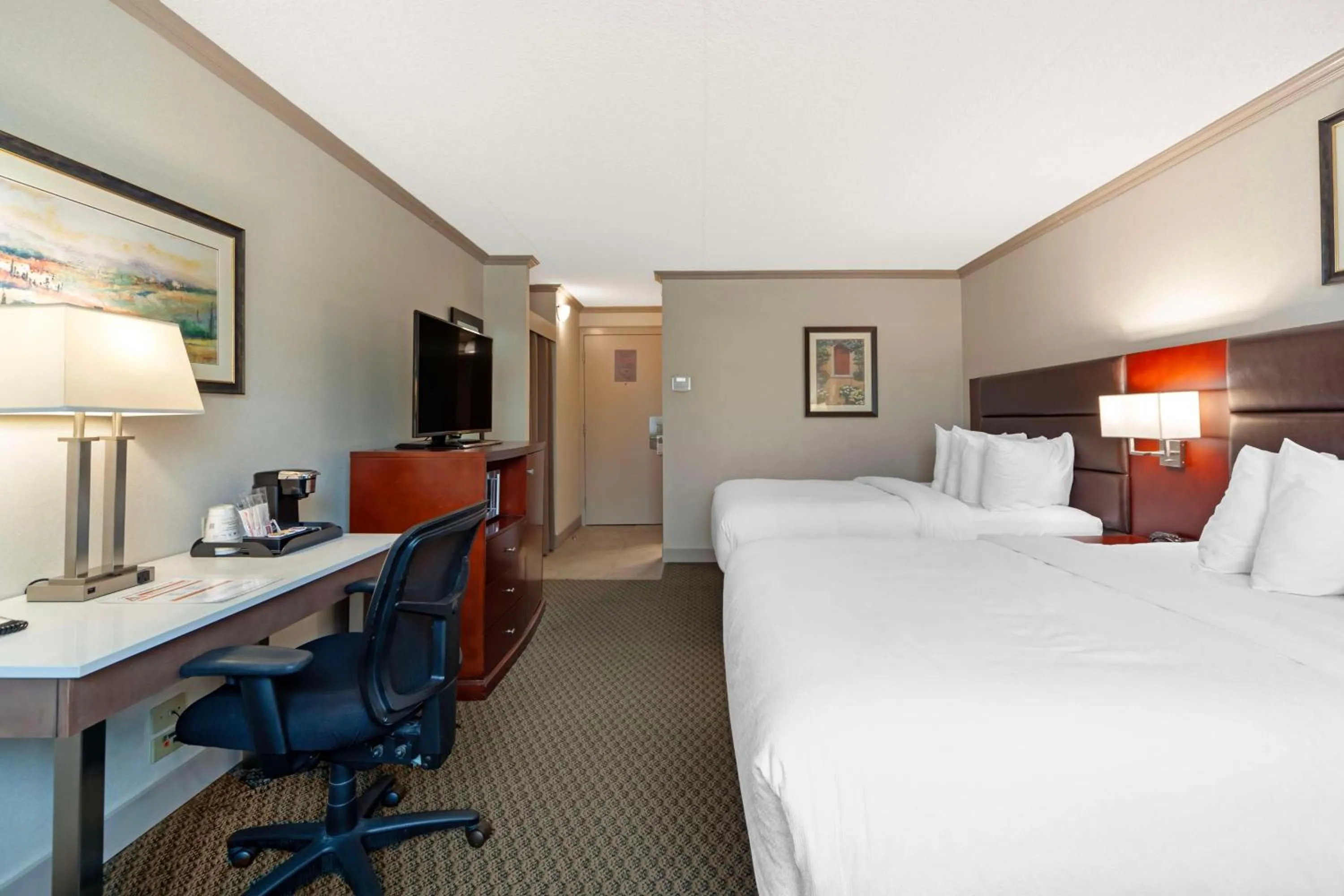 Bedroom, Bed in Best Western PLUS City Centre Inn