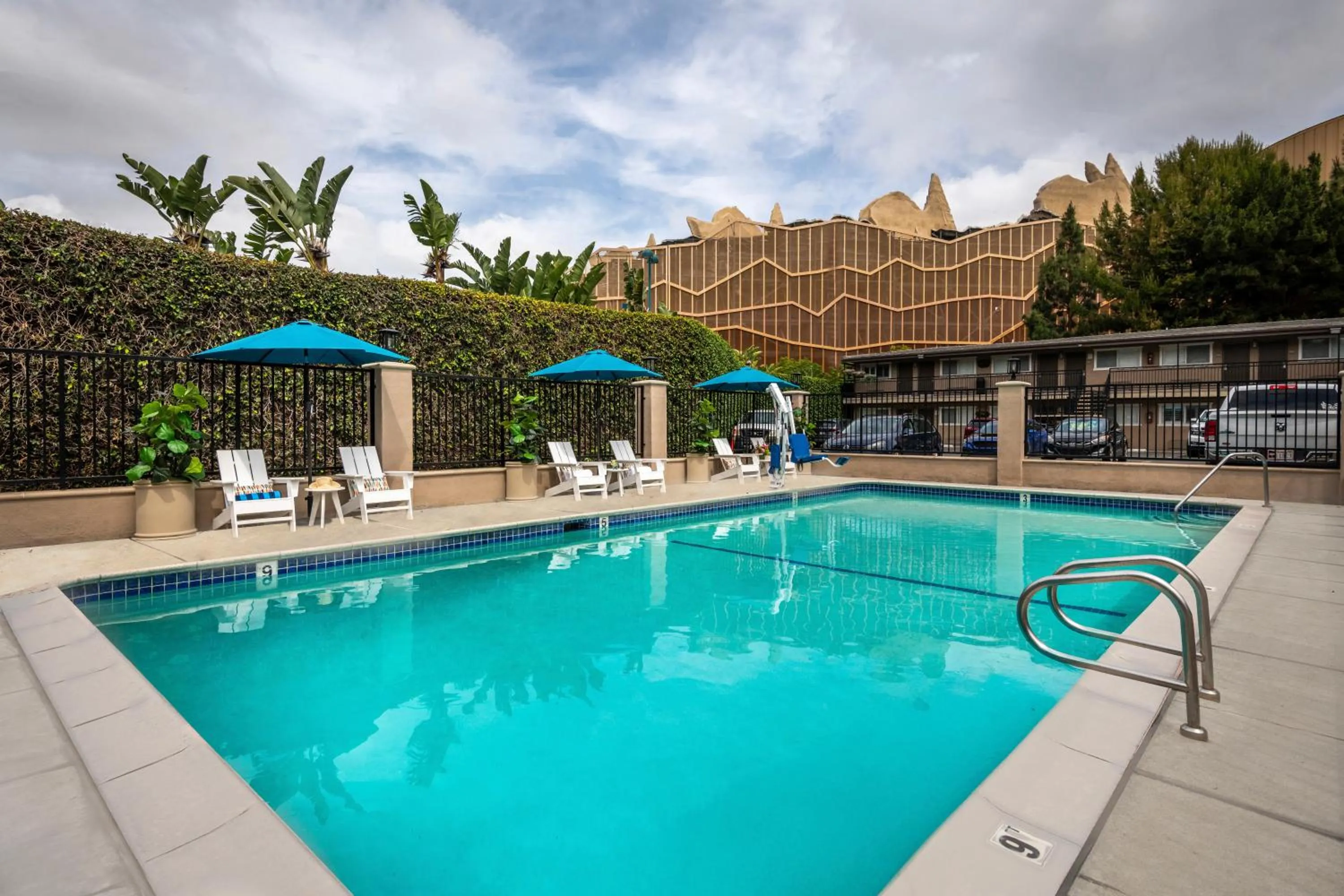 Swimming pool in Alpine Inn near Convention Center and the Park