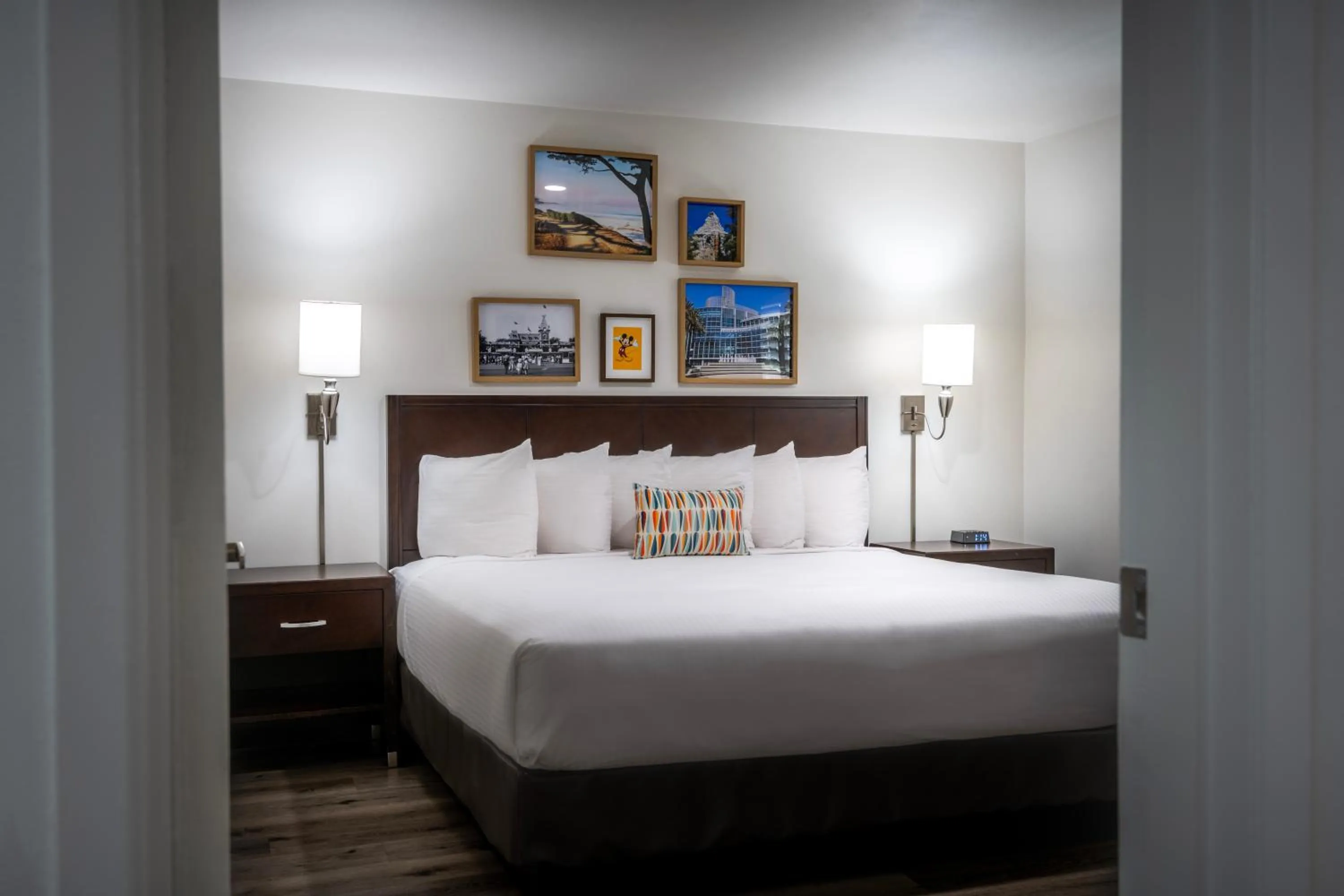 Bedroom, Bed in Alpine Inn near Convention Center and the Park