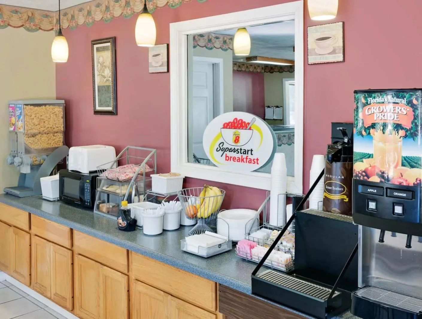 Breakfast in Super 8 by Wyndham Kosciusko