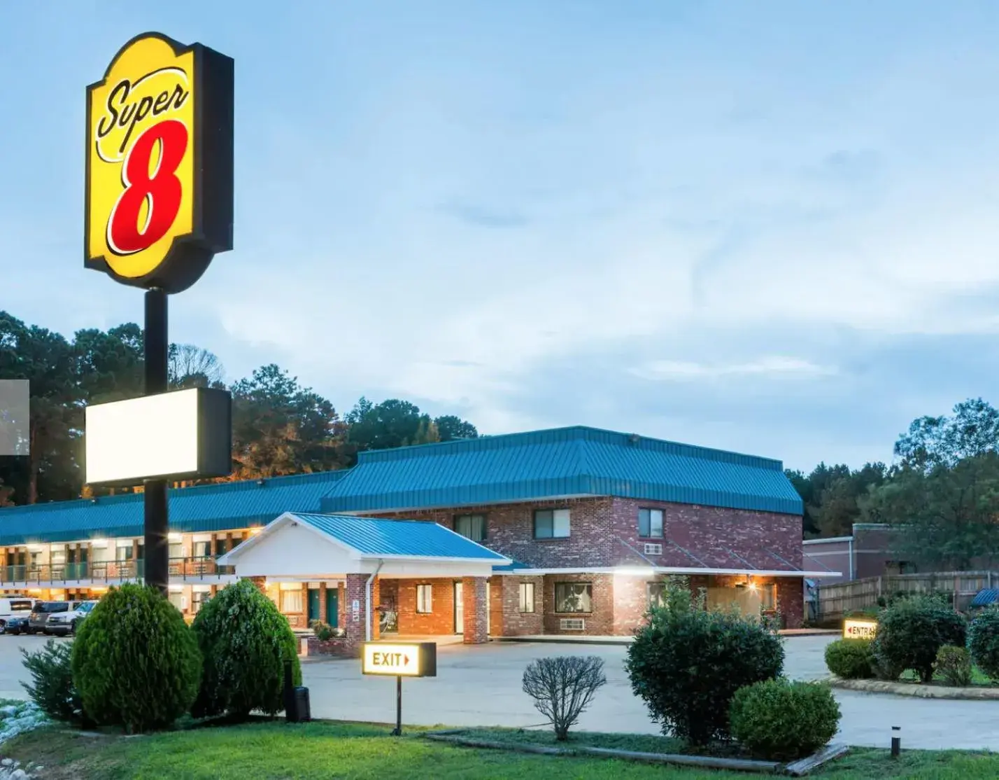 Property building in Super 8 by Wyndham Kosciusko Property building in Super 8 by Wyndham Kosciusko