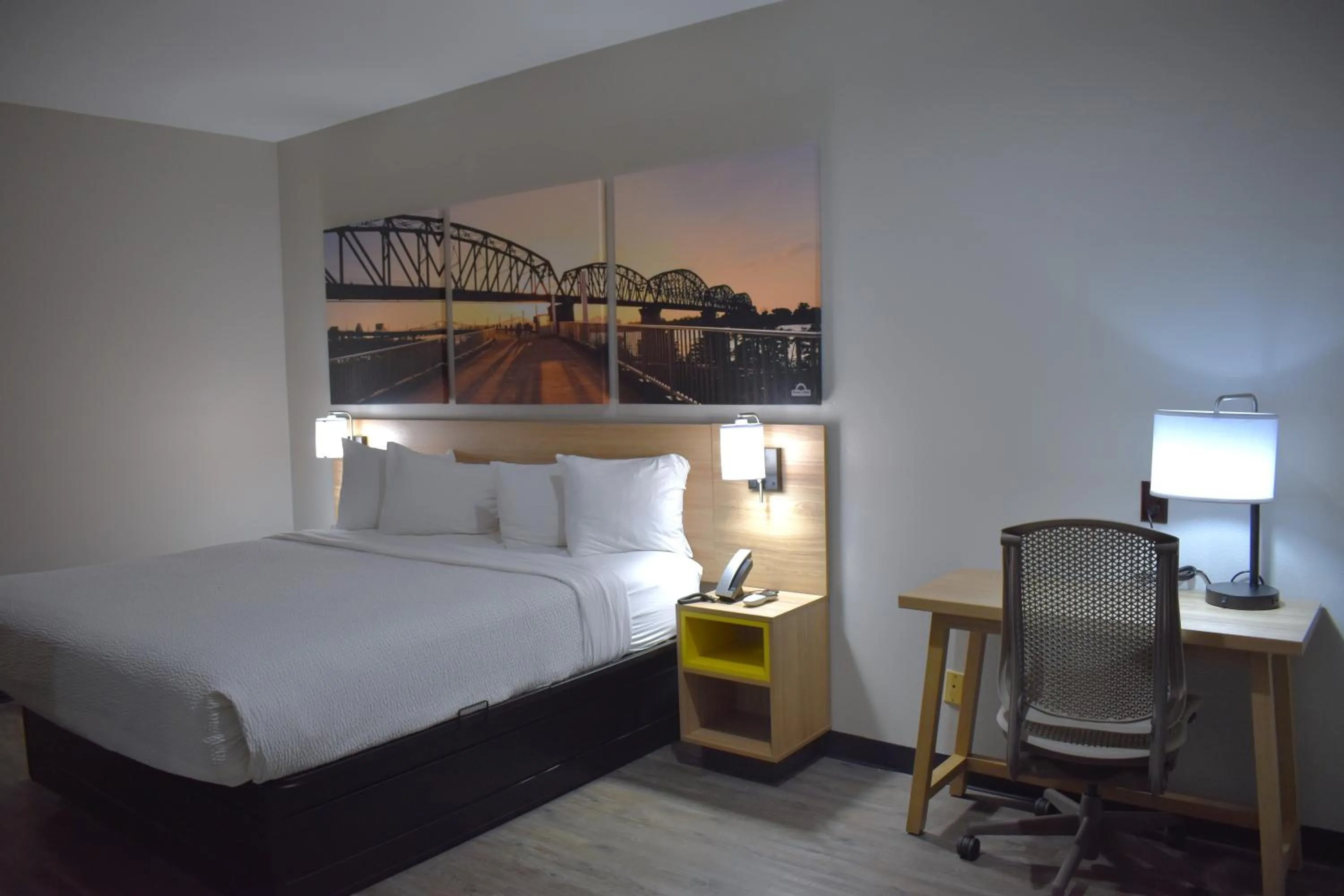 Bedroom, Bed in Days Inn by Wyndham North Little Rock Maumelle