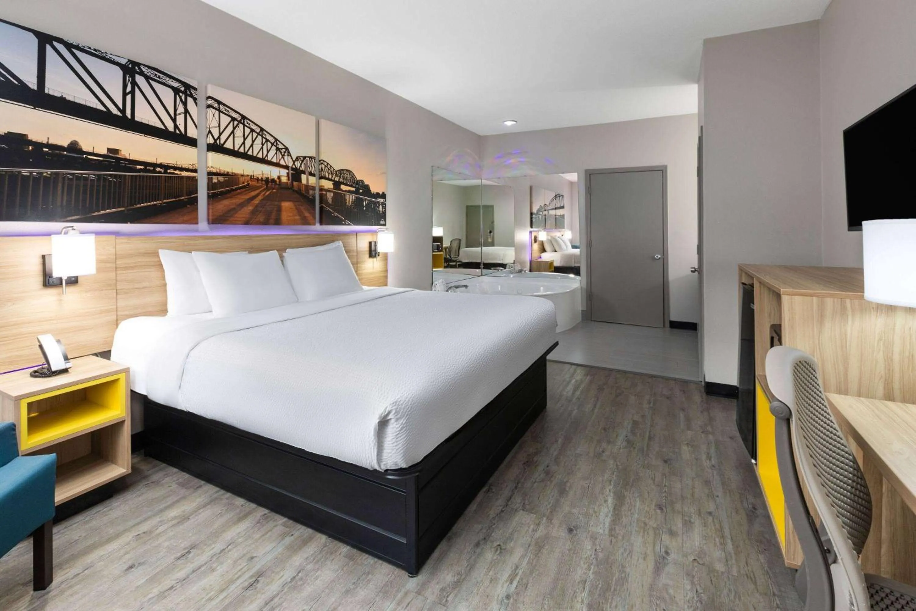 Bath, Bed in Days Inn by Wyndham North Little Rock Maumelle