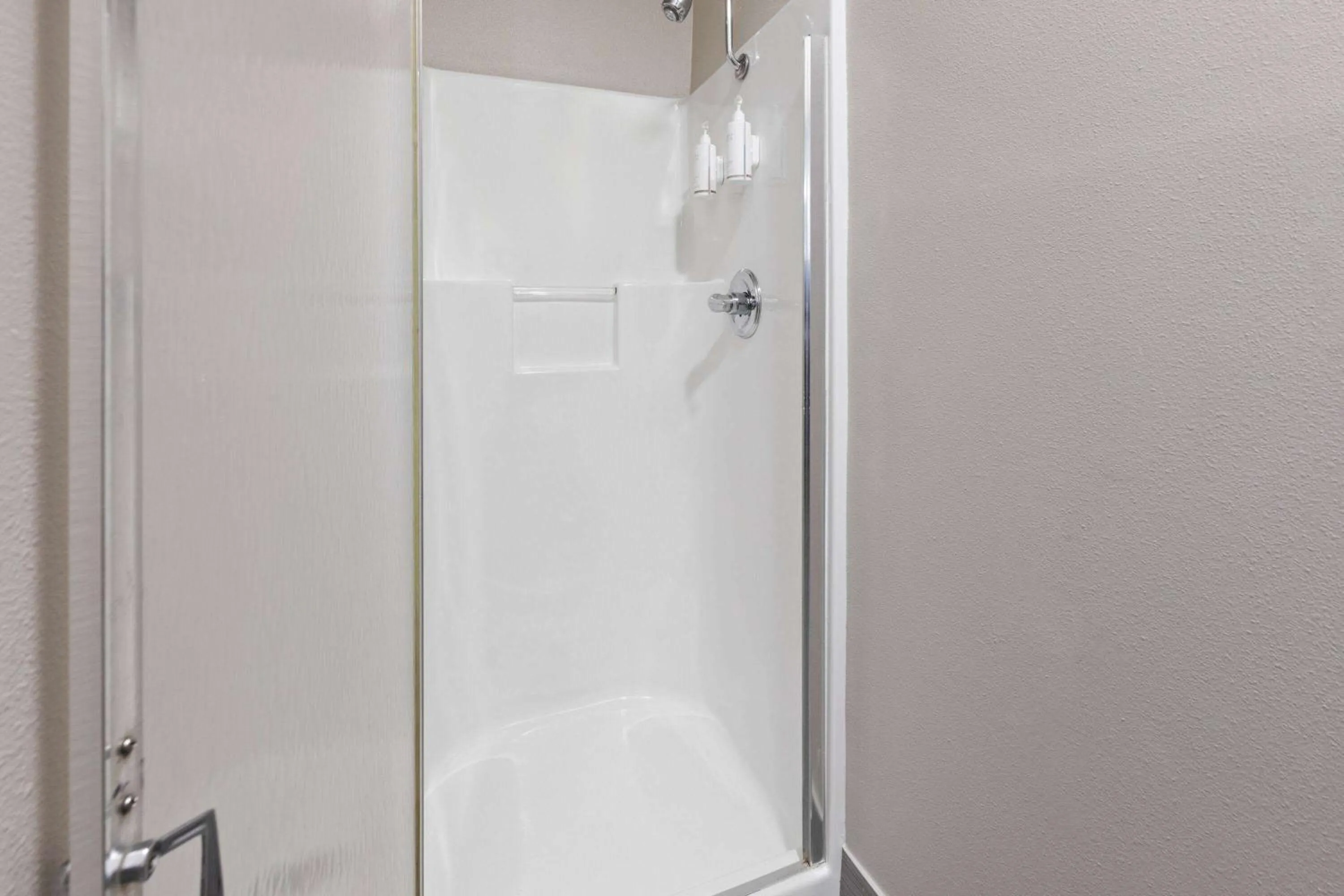 Bathroom in Days Inn by Wyndham North Little Rock Maumelle