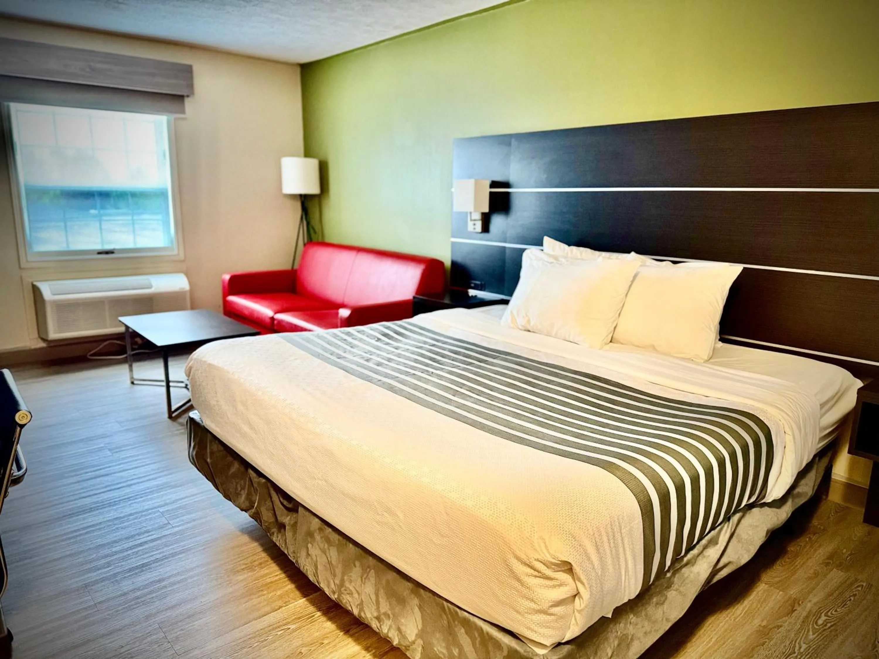 Bed in SureStay Plus Hotel by Best Western Kincardine