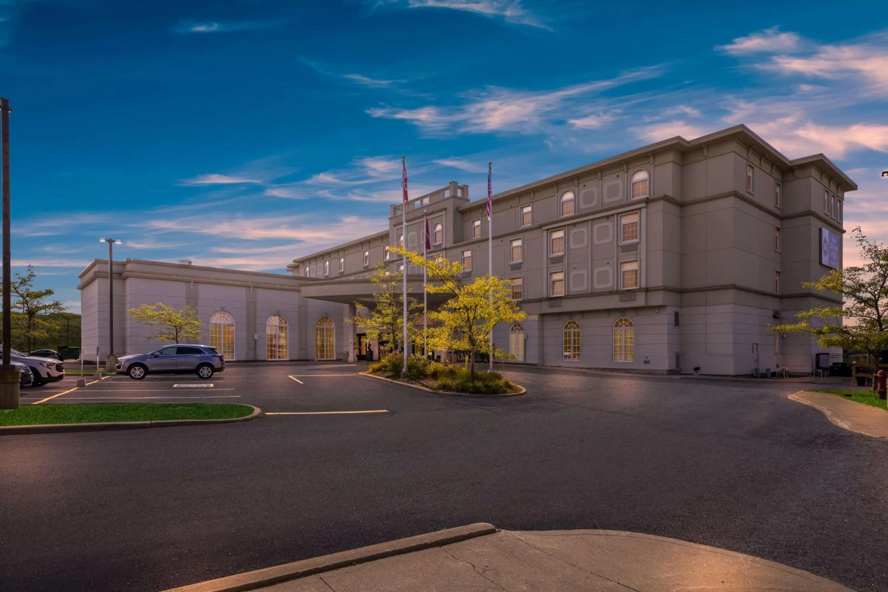 Property building in Best Western Plus Orangeville Inn & Suites