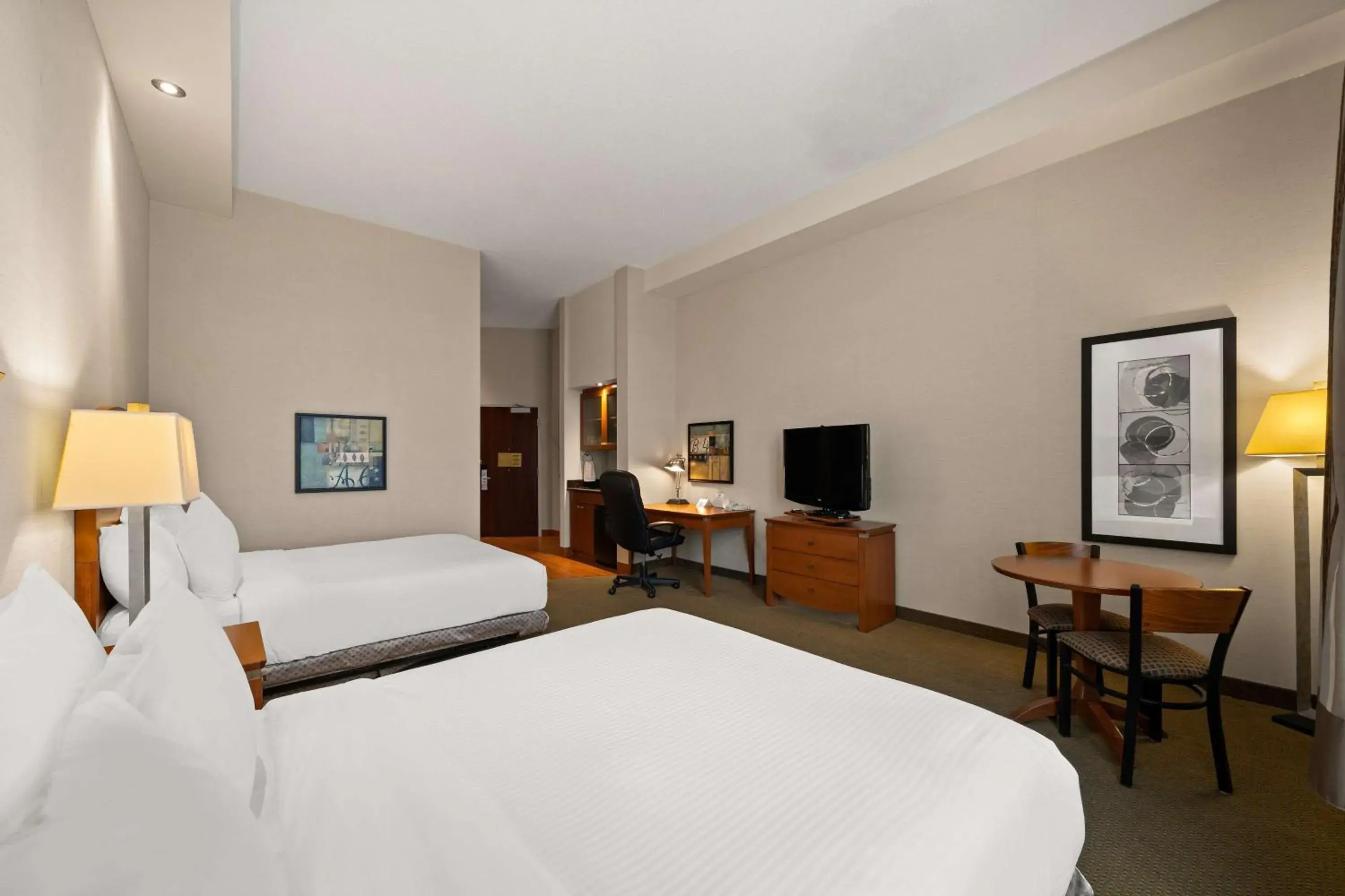 Queen Room with Two Queen Beds with Roll-In Shower and Kitchenette - Disability Access/Non-Smoking in Best Western Plus Orangeville Inn & Suites Queen Room with Two Queen Beds with Roll-In Shower and Kitchenette - Disability Access/Non-Smoking in Best Western Plus Orangeville Inn & Suites