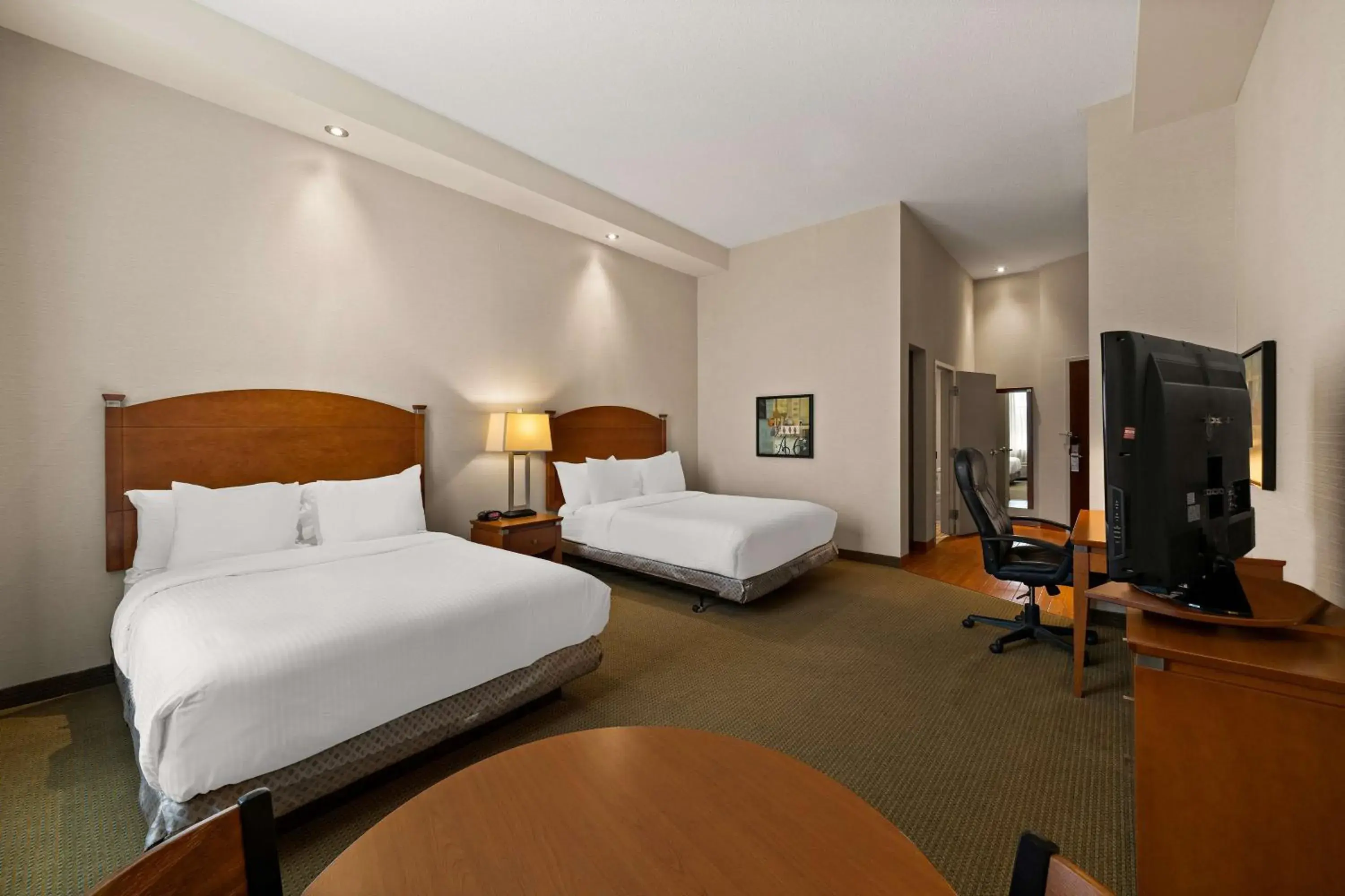 Bedroom, Bed in Best Western Plus Orangeville Inn & Suites Bedroom, Bed in Best Western Plus Orangeville Inn & Suites