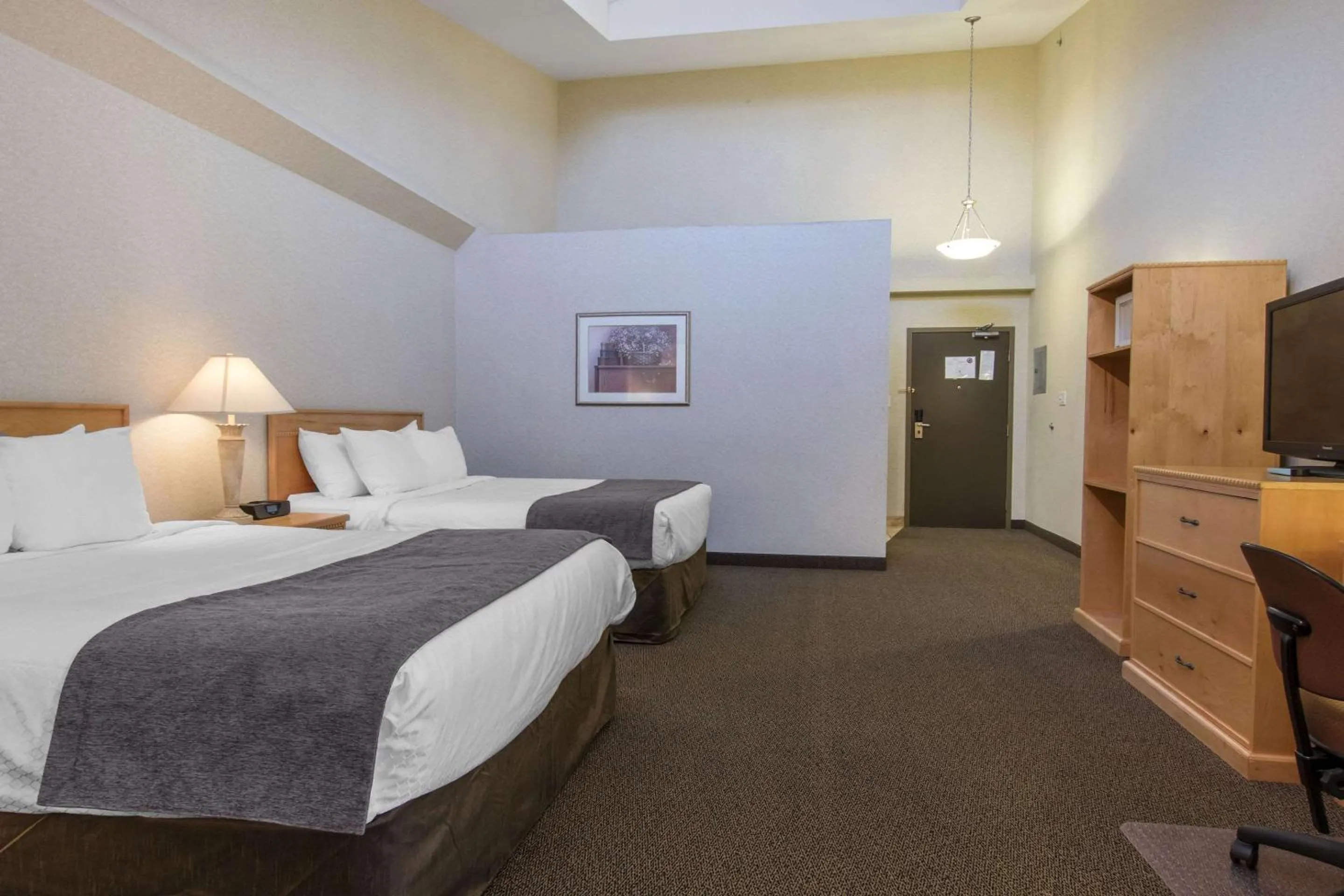 Photo of the whole room, Bed in Flamingo Hotel