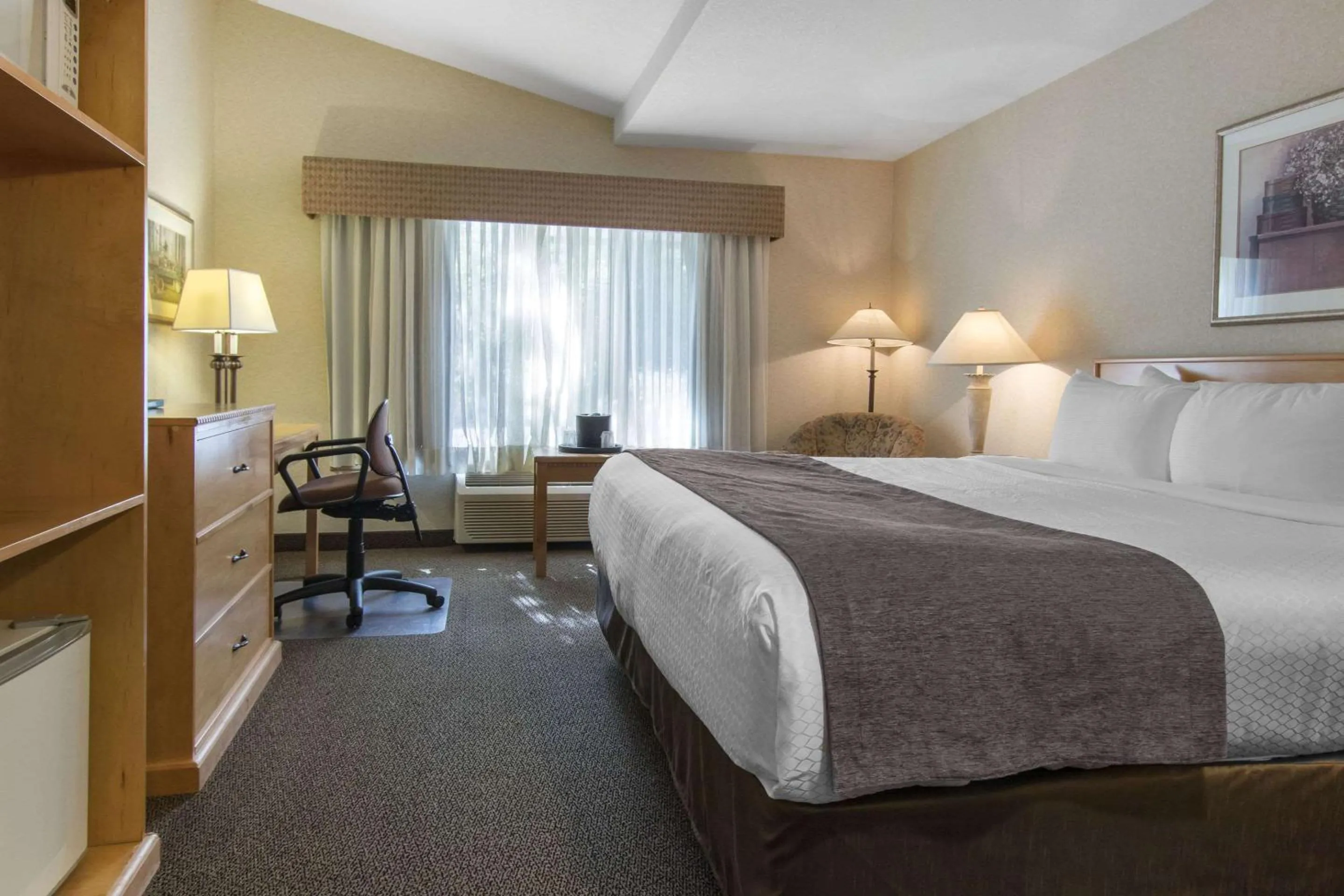 Photo of the whole room, Bed in Flamingo Hotel