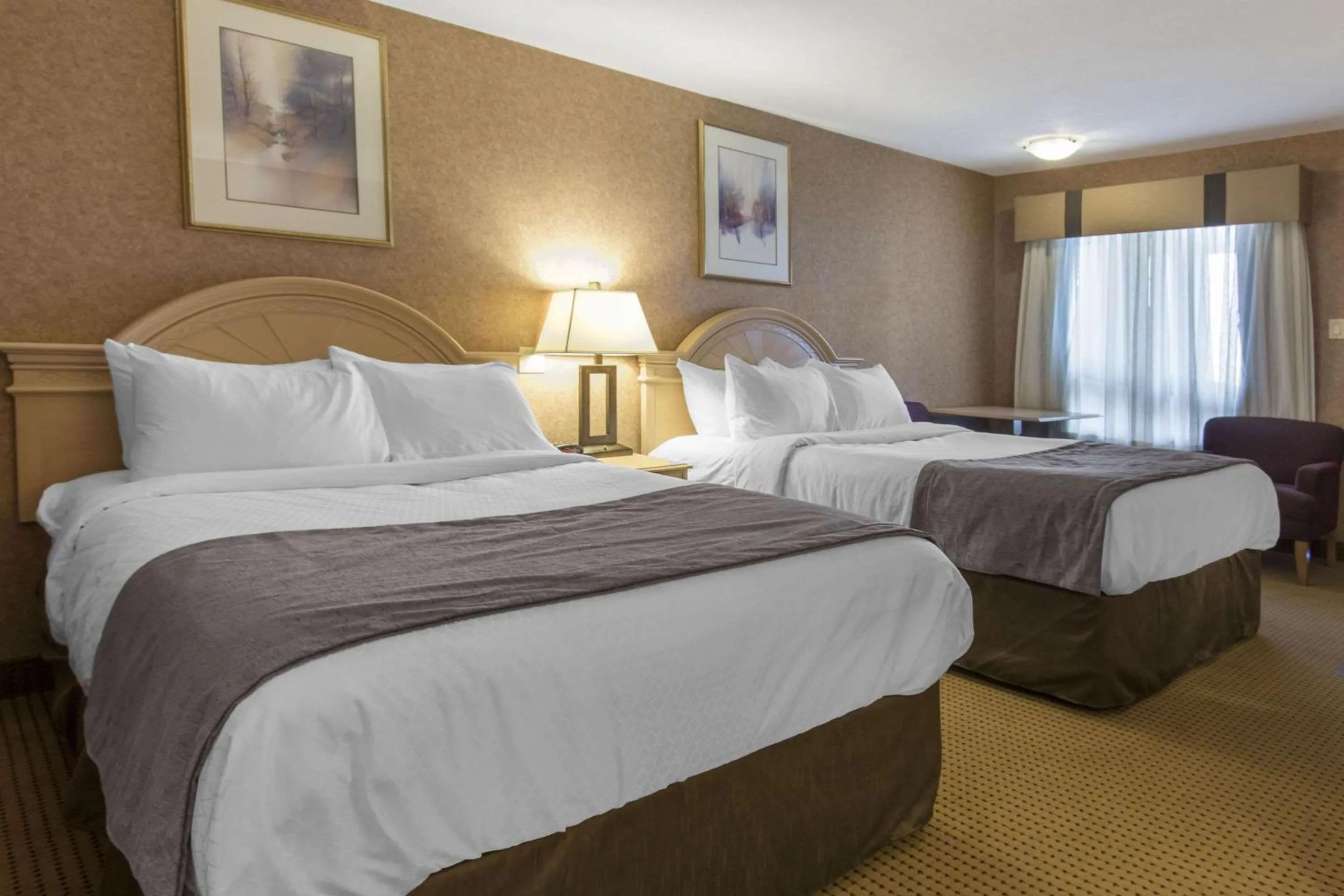 Photo of the whole room, Bed in Flamingo Hotel