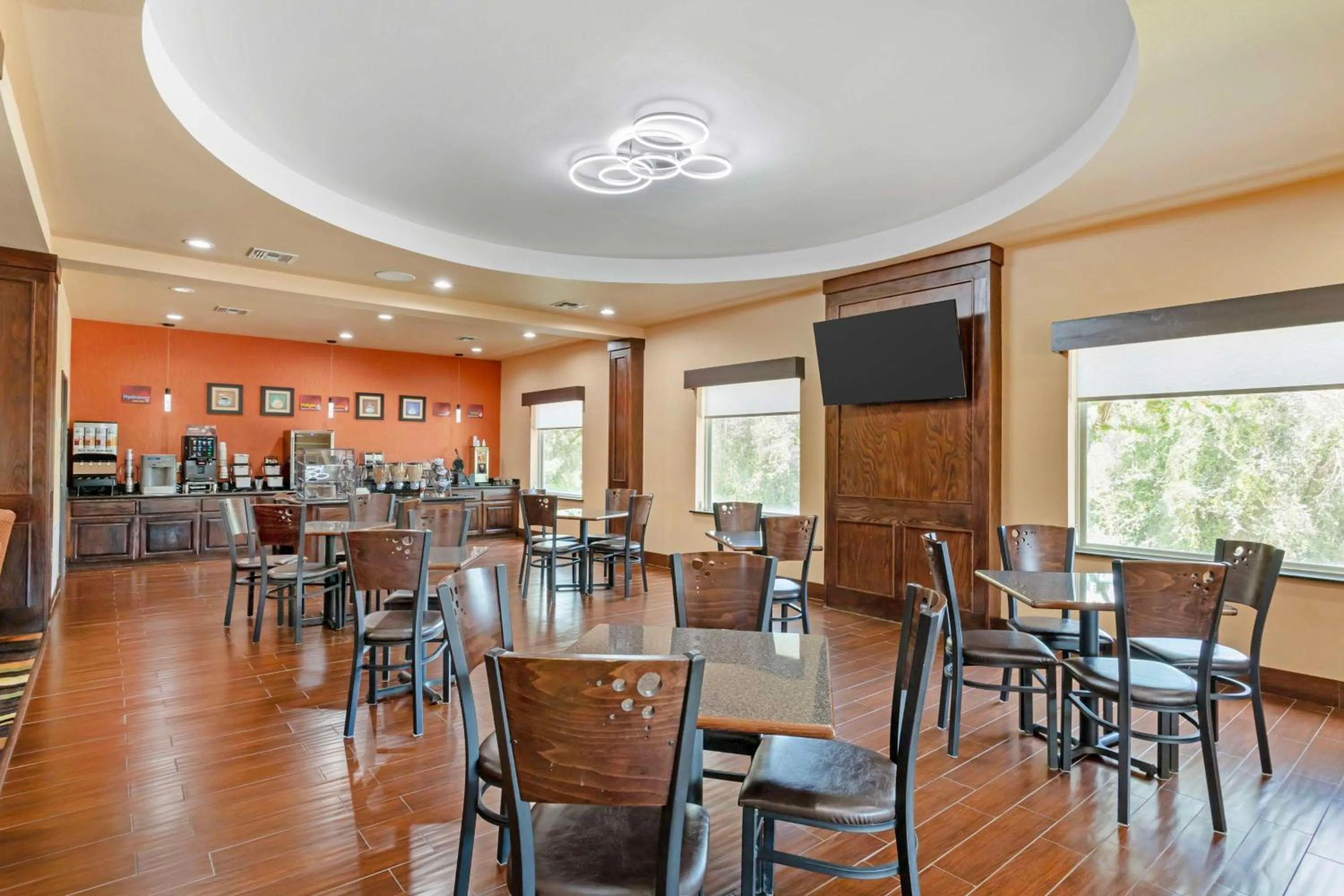 Breakfast in Best Western Plus Goliad Inn & Suites