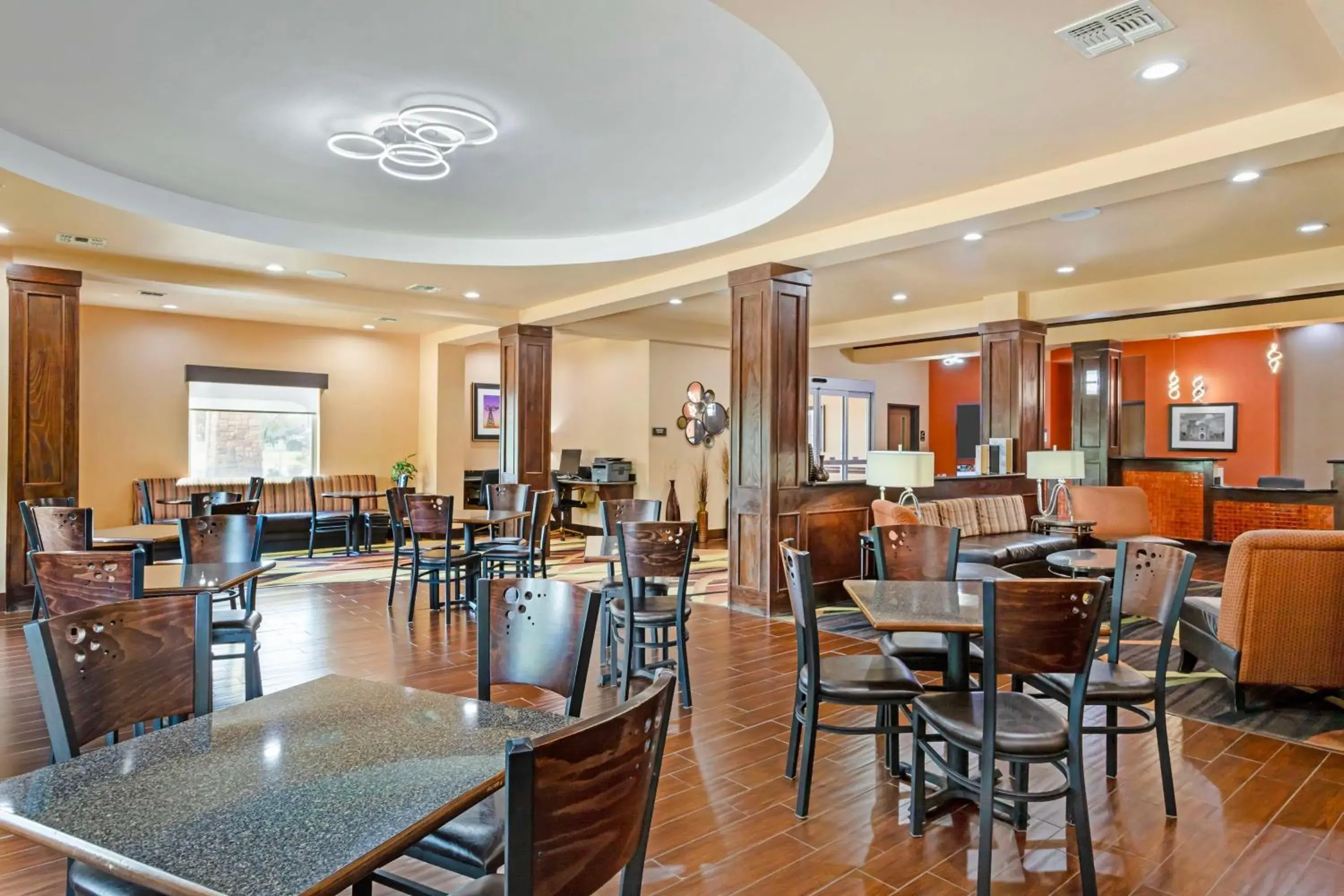 Breakfast in Best Western Plus Goliad Inn & Suites Breakfast in Best Western Plus Goliad Inn & Suites