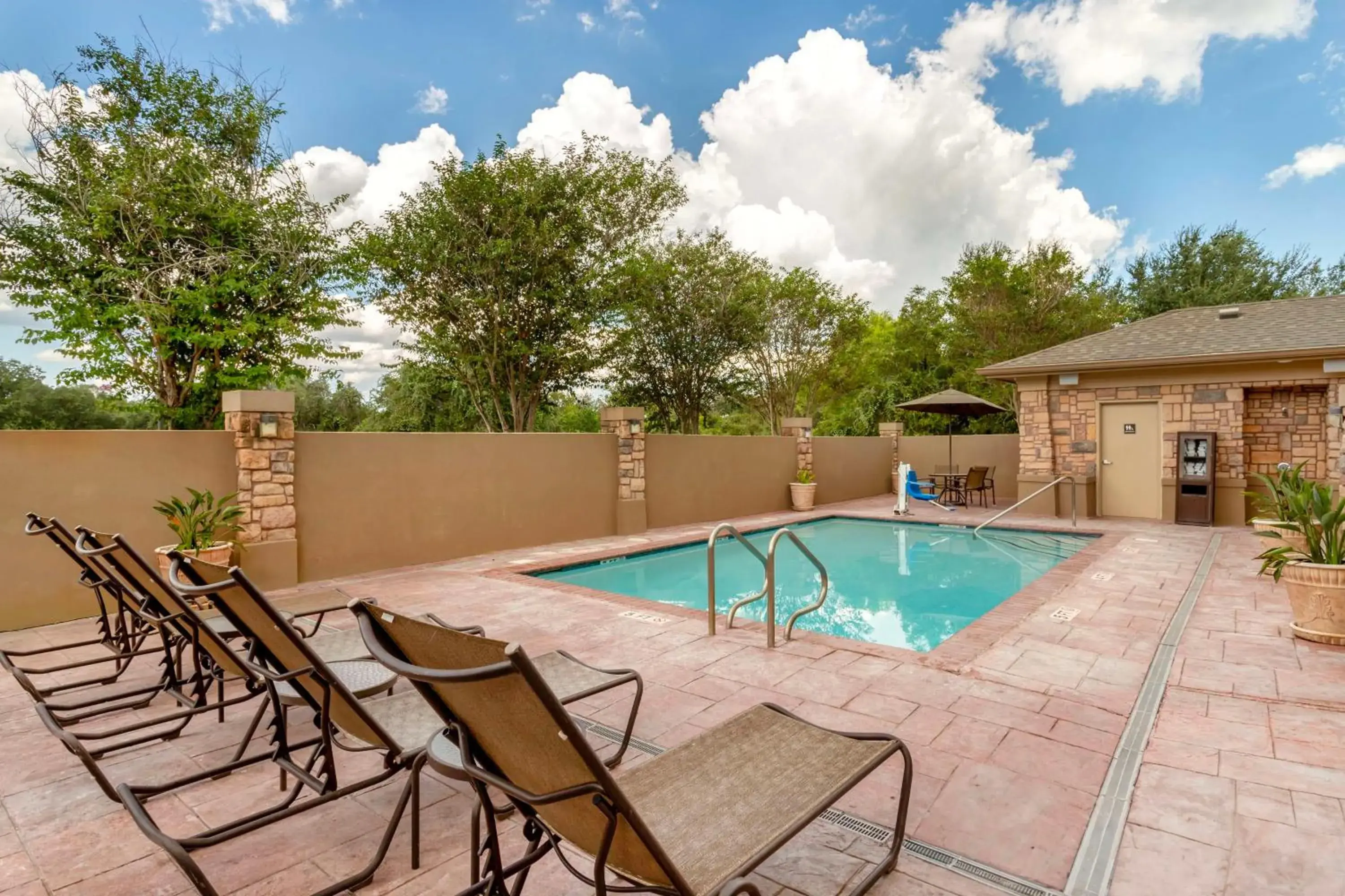 Pool view in Best Western Plus Goliad Inn & Suites Pool view in Best Western Plus Goliad Inn & Suites