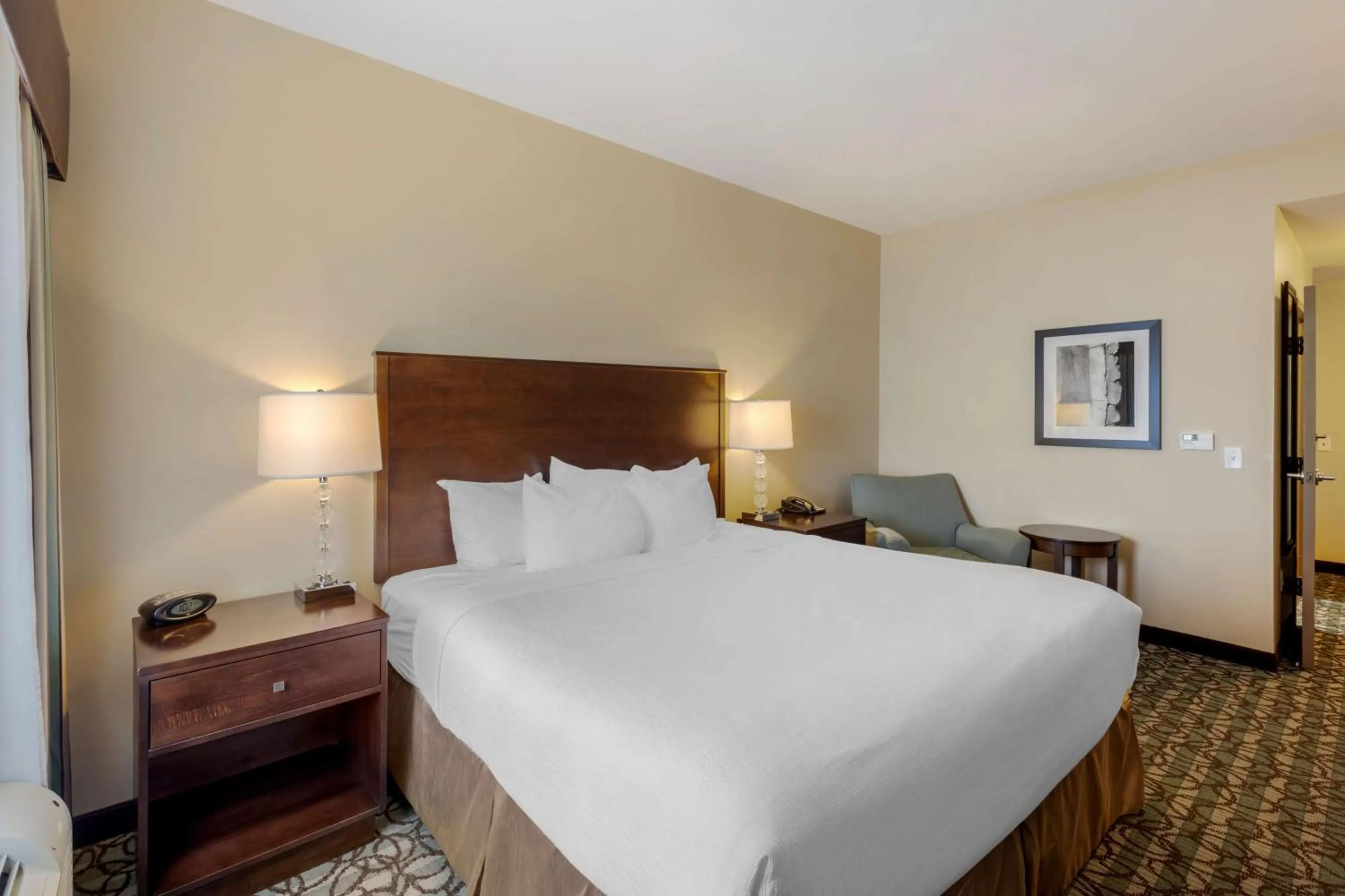 Bedroom, Bed in Best Western Plus Walkerton Hotel & Conference Centre