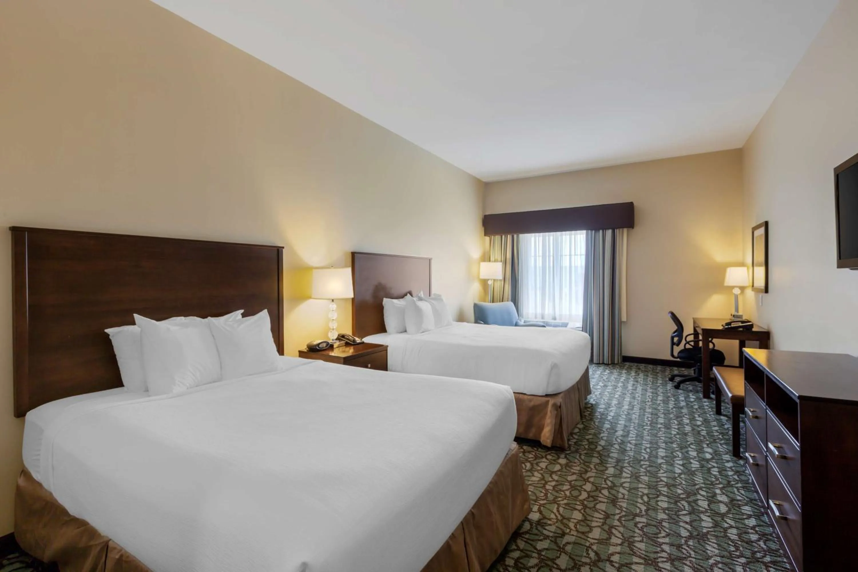 Bedroom, Bed in Best Western Plus Walkerton Hotel & Conference Centre