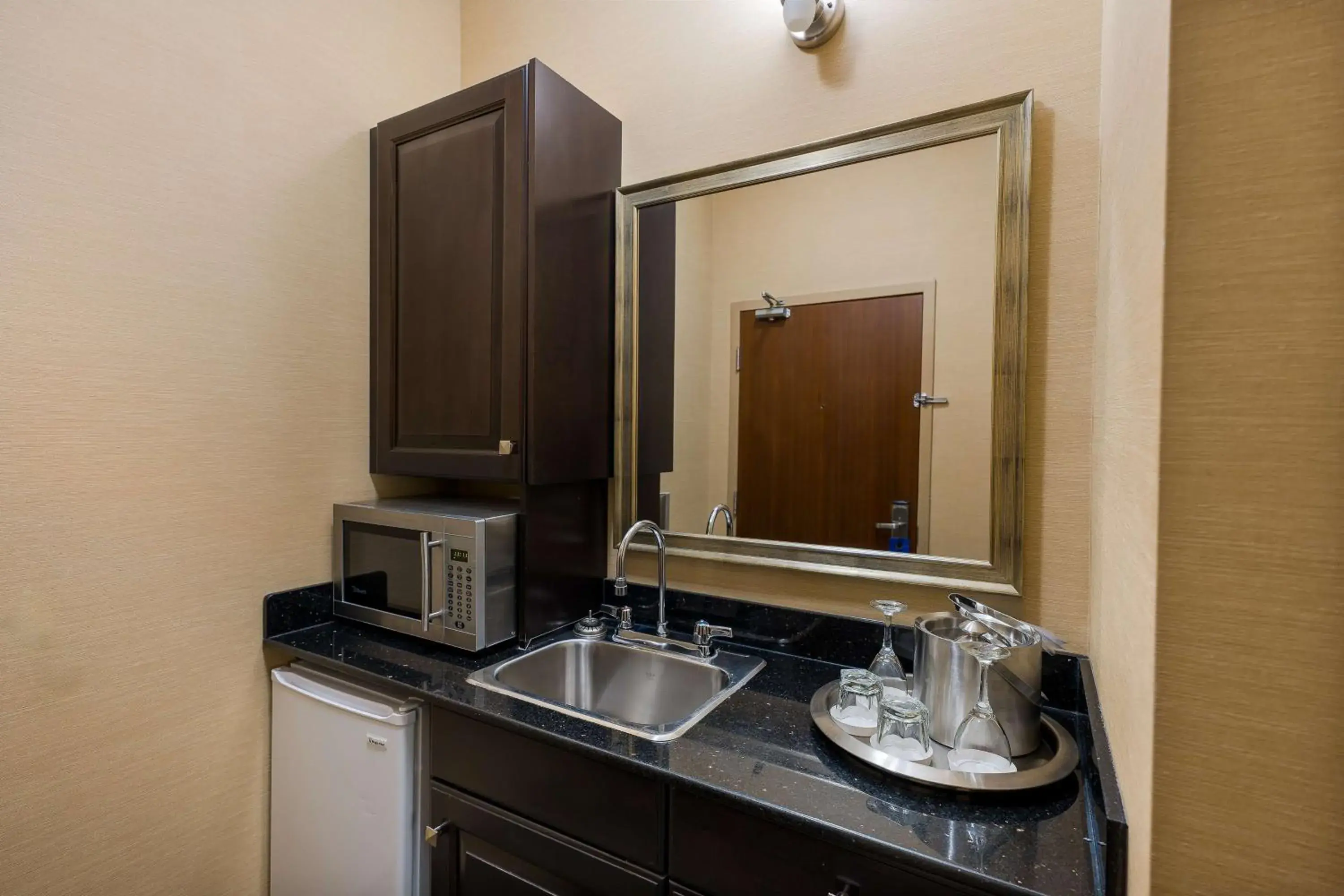 Photo of the whole room in Best Western Sunrise Inn & Suites Photo of the whole room in Best Western Sunrise Inn & Suites