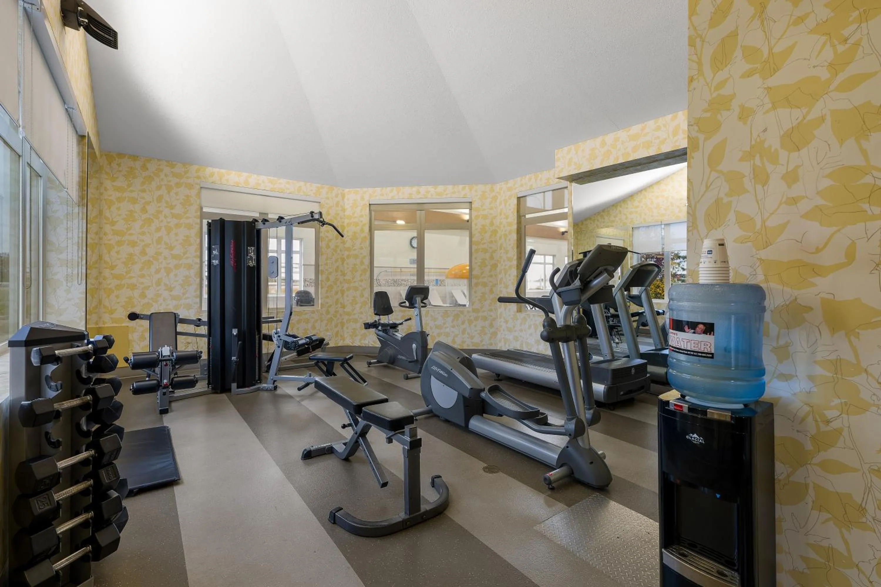 Fitness centre/facilities in Best Western Sunrise Inn & Suites