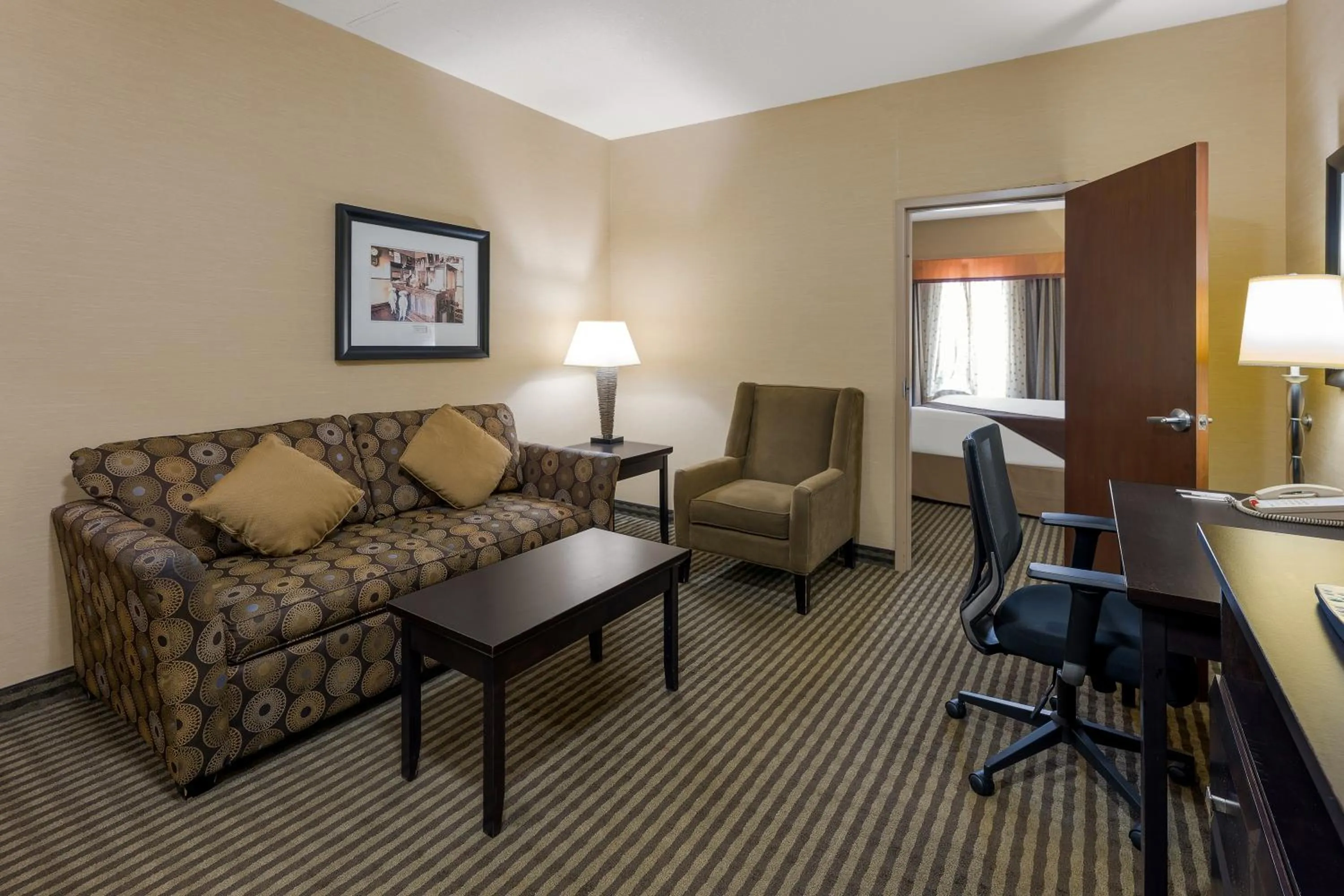 Living room in Best Western Sunrise Inn & Suites