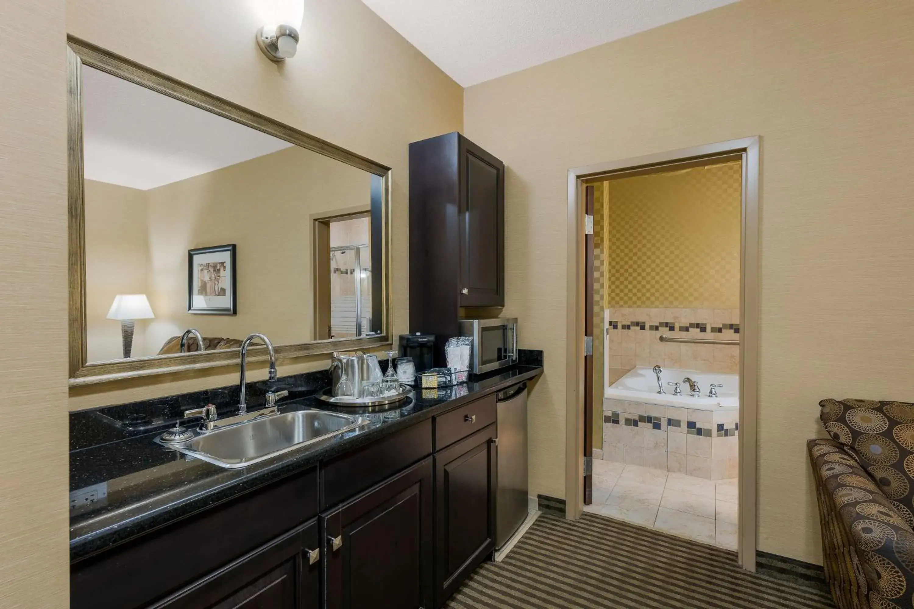 Bedroom in Best Western Sunrise Inn & Suites Bedroom in Best Western Sunrise Inn & Suites