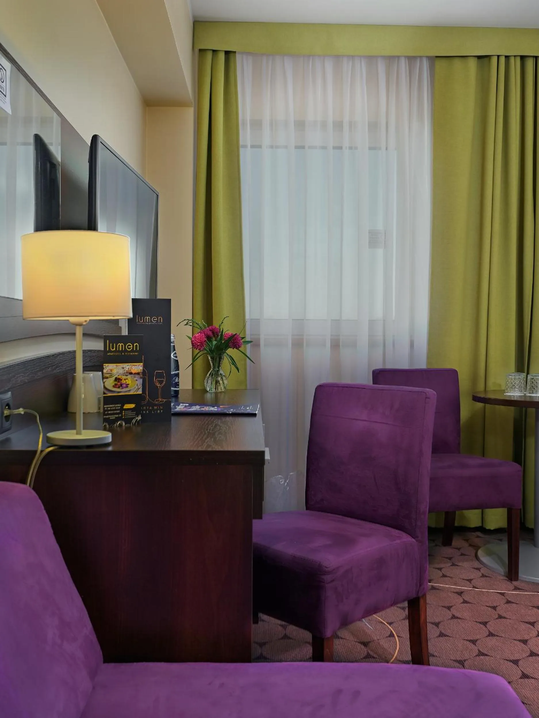 TV and multimedia in Aparthotel Lumen