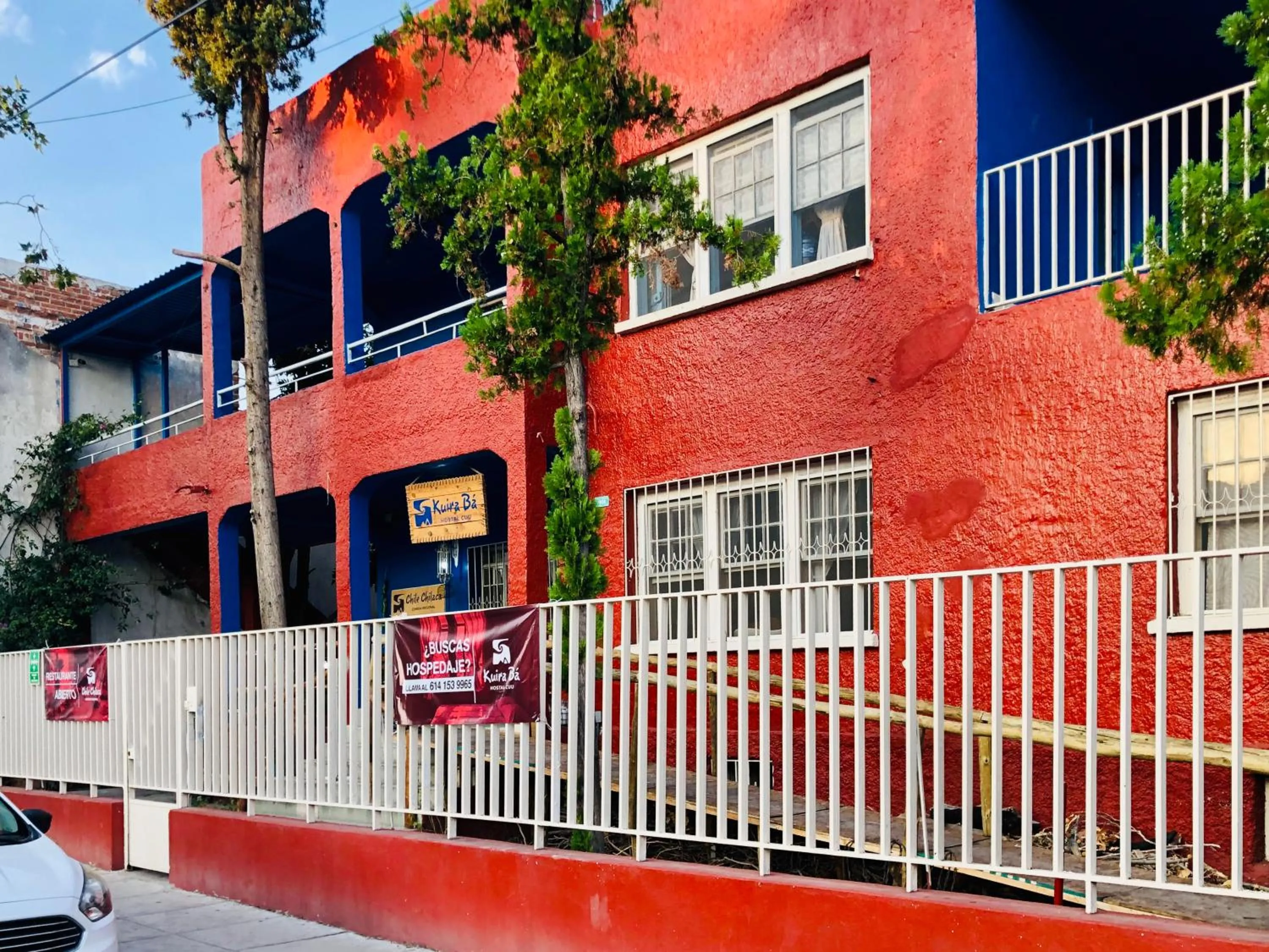 Facade/entrance in Hostal Kuira Bá by Rotamundos