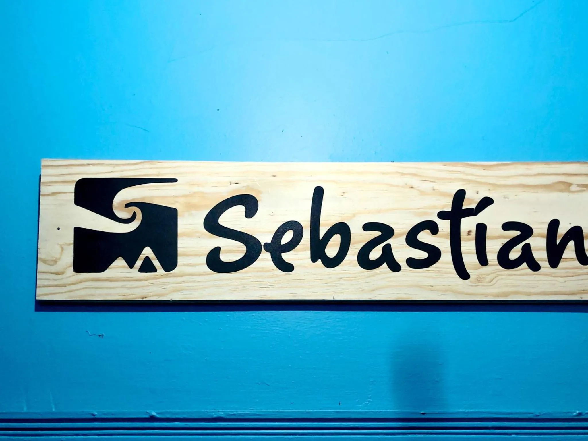 Logo/Certificate/Sign in Hostal Kuira Bá by Rotamundos