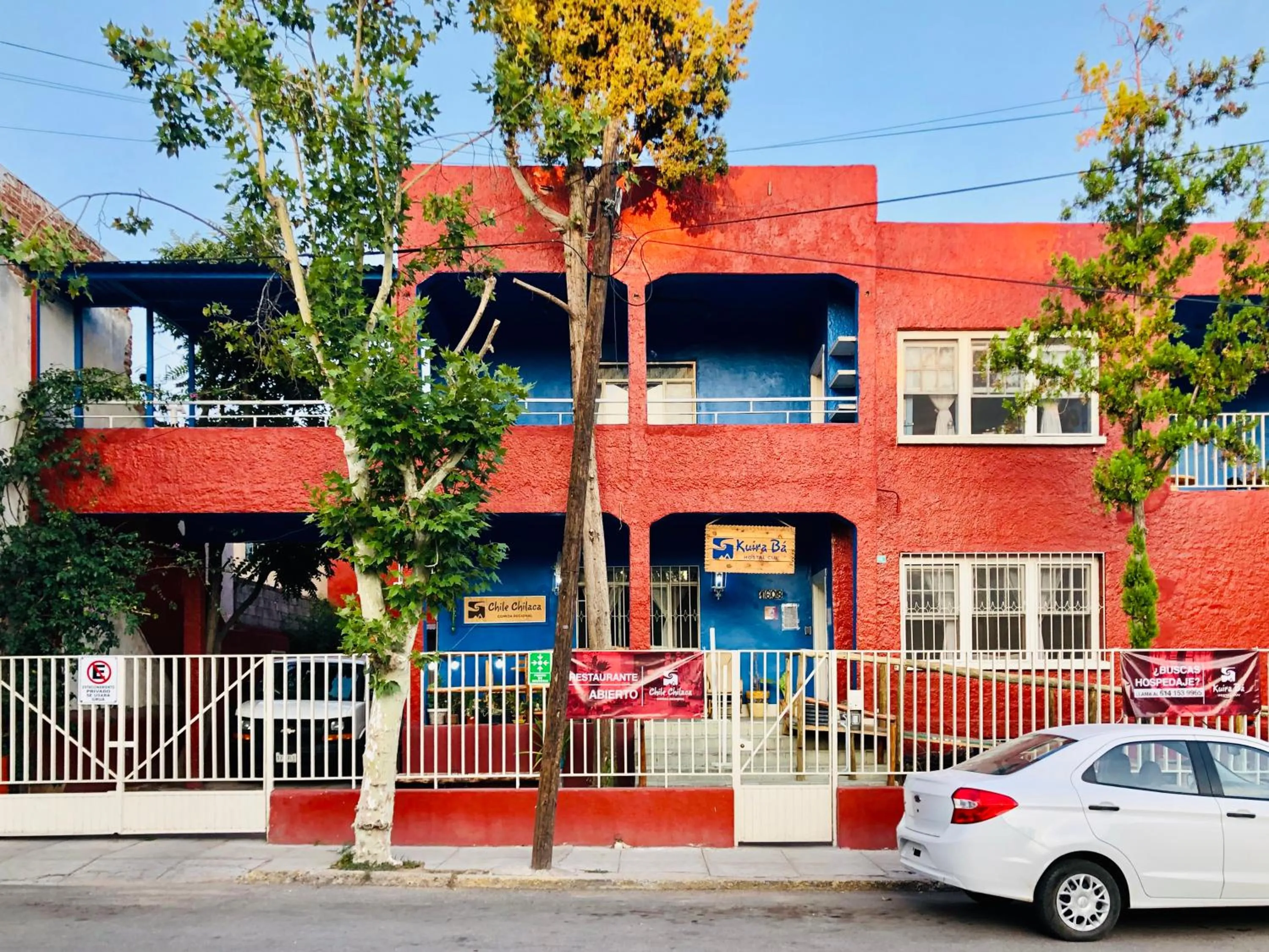 Facade/entrance in Hostal Kuira Bá by Rotamundos