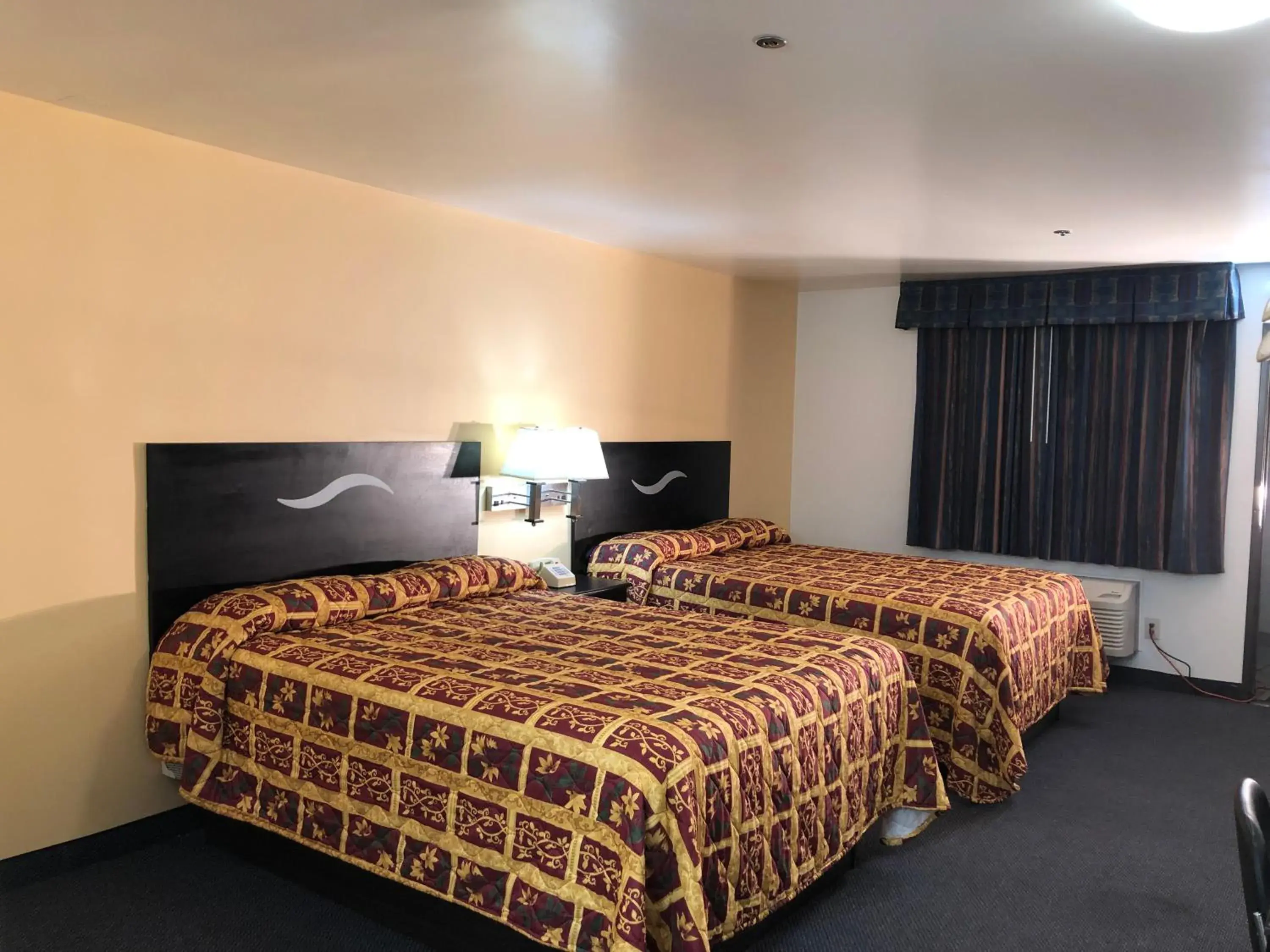 Bed in Luxury Inn Bed in Luxury Inn