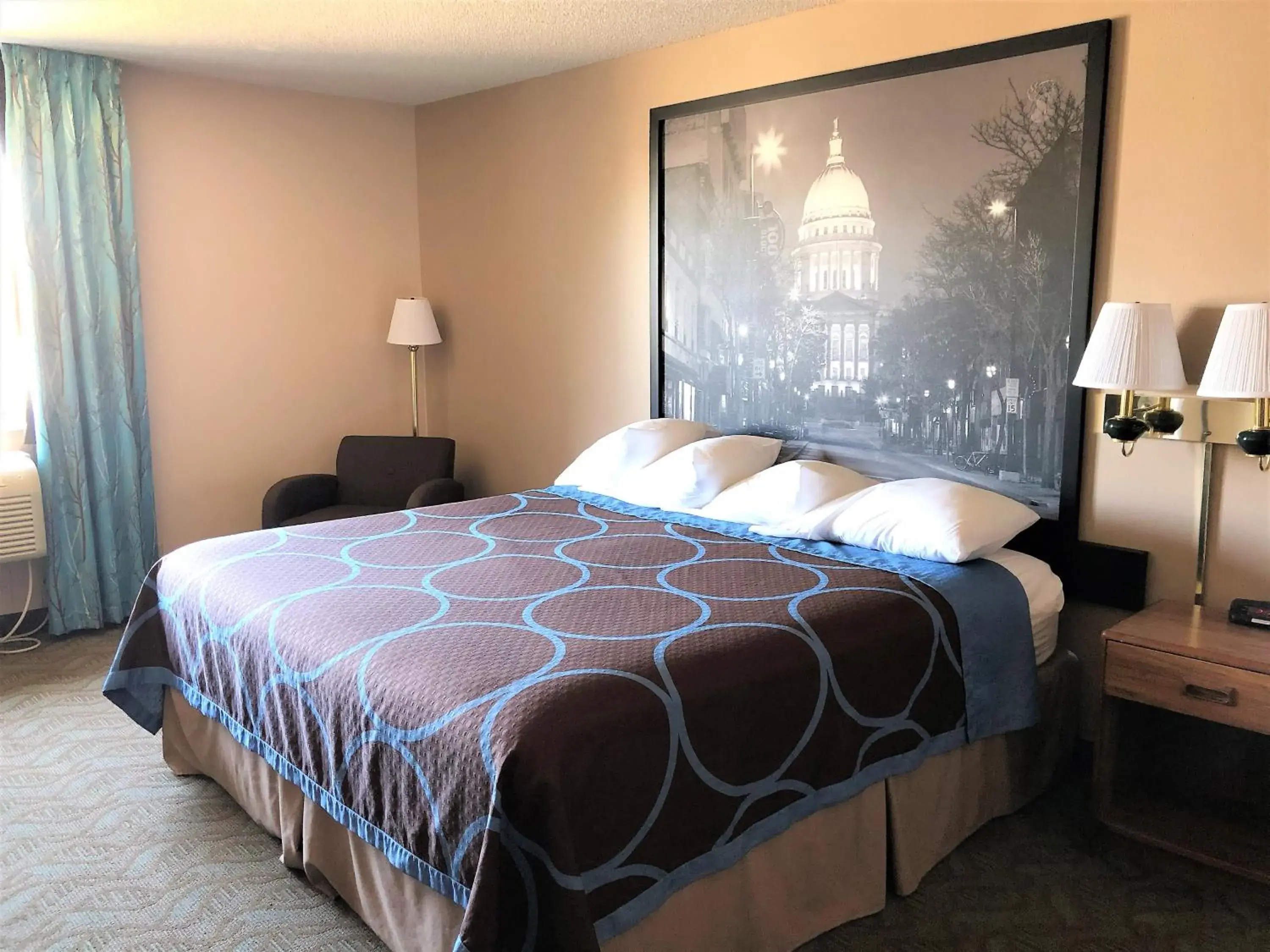 Bed in Super 8 by Wyndham Dodgeville Bed in Super 8 by Wyndham Dodgeville