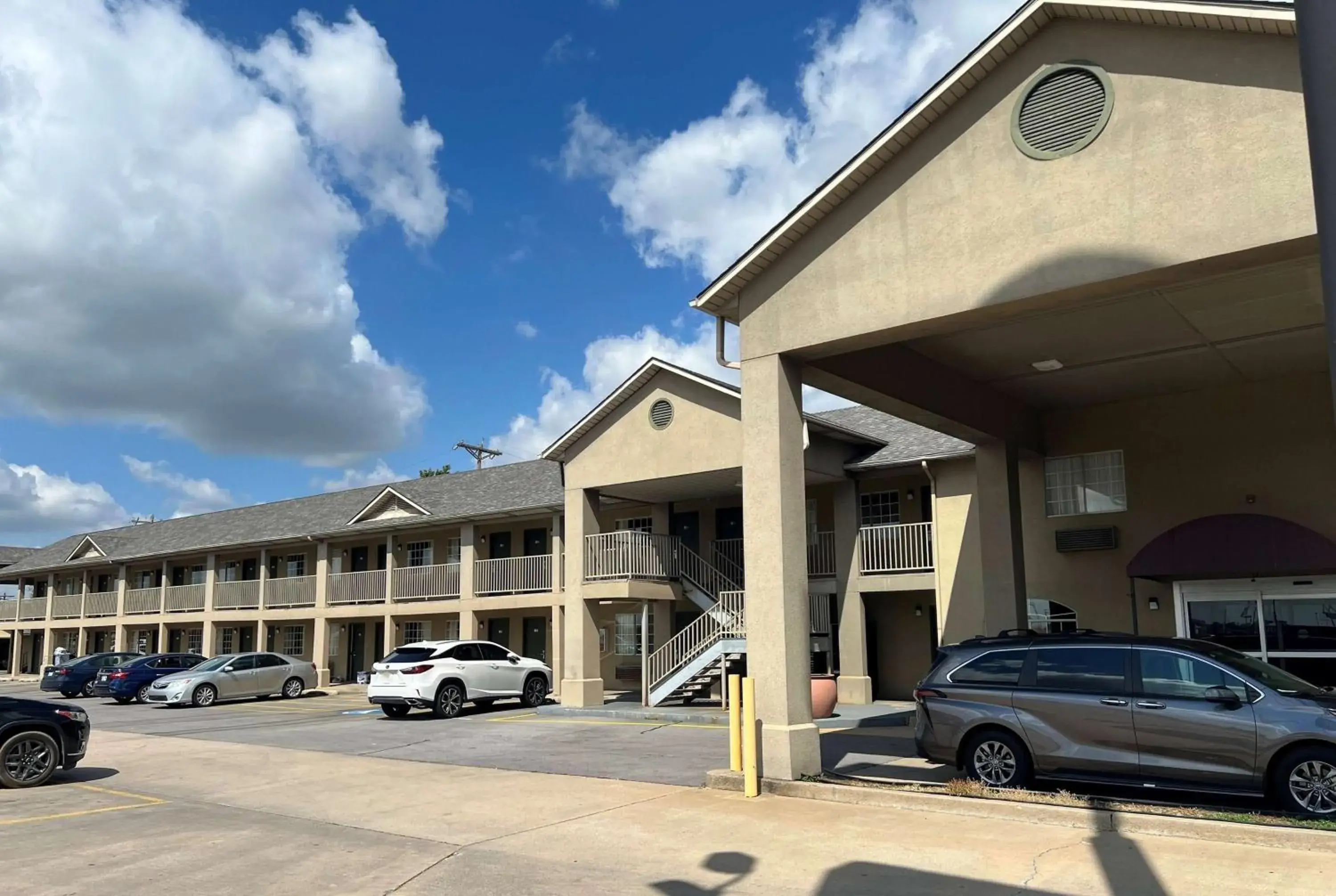Property building in Days Inn by Wyndham Wagoner Property building in Days Inn by Wyndham Wagoner