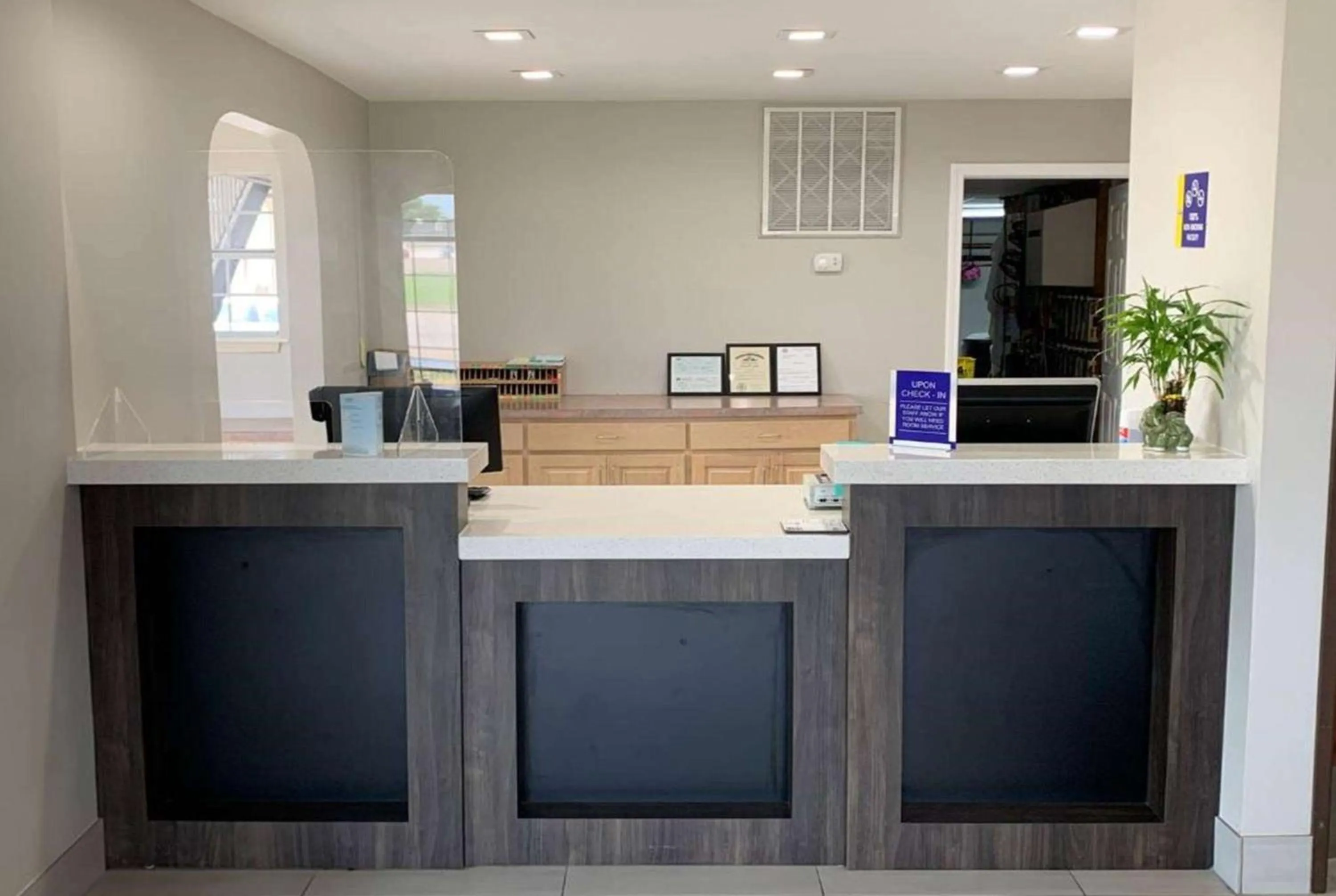 Lobby or reception in Days Inn by Wyndham Wagoner