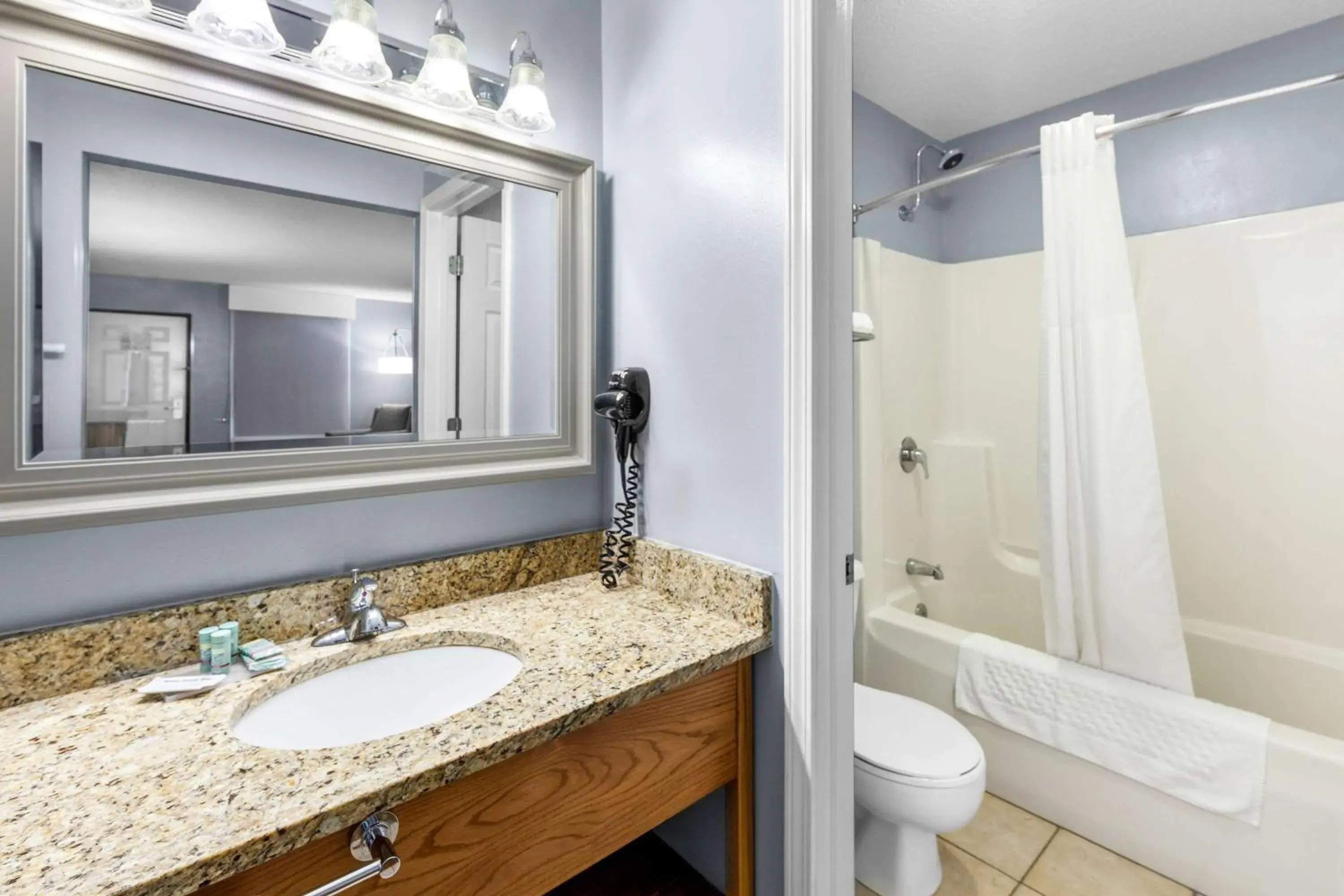 Bathroom in Best Western Wilderness Trail Inn Bathroom in Best Western Wilderness Trail Inn
