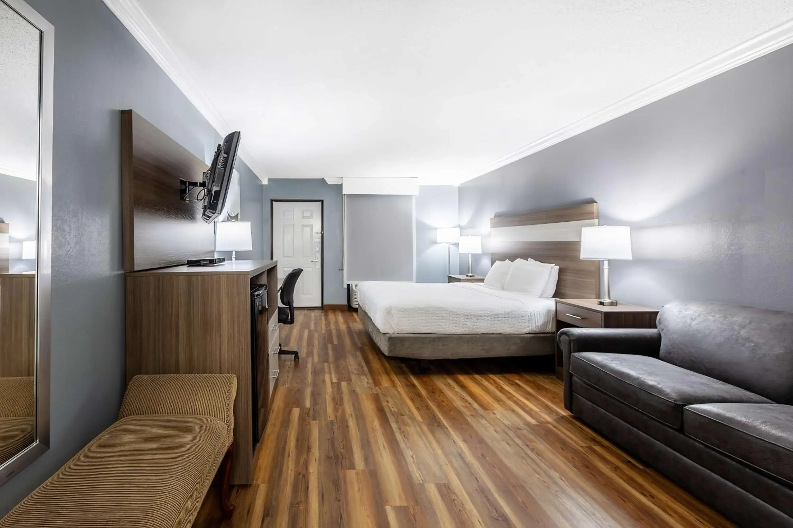 Bedroom, Bed in Best Western Wilderness Trail Inn Bedroom, Bed in Best Western Wilderness Trail Inn