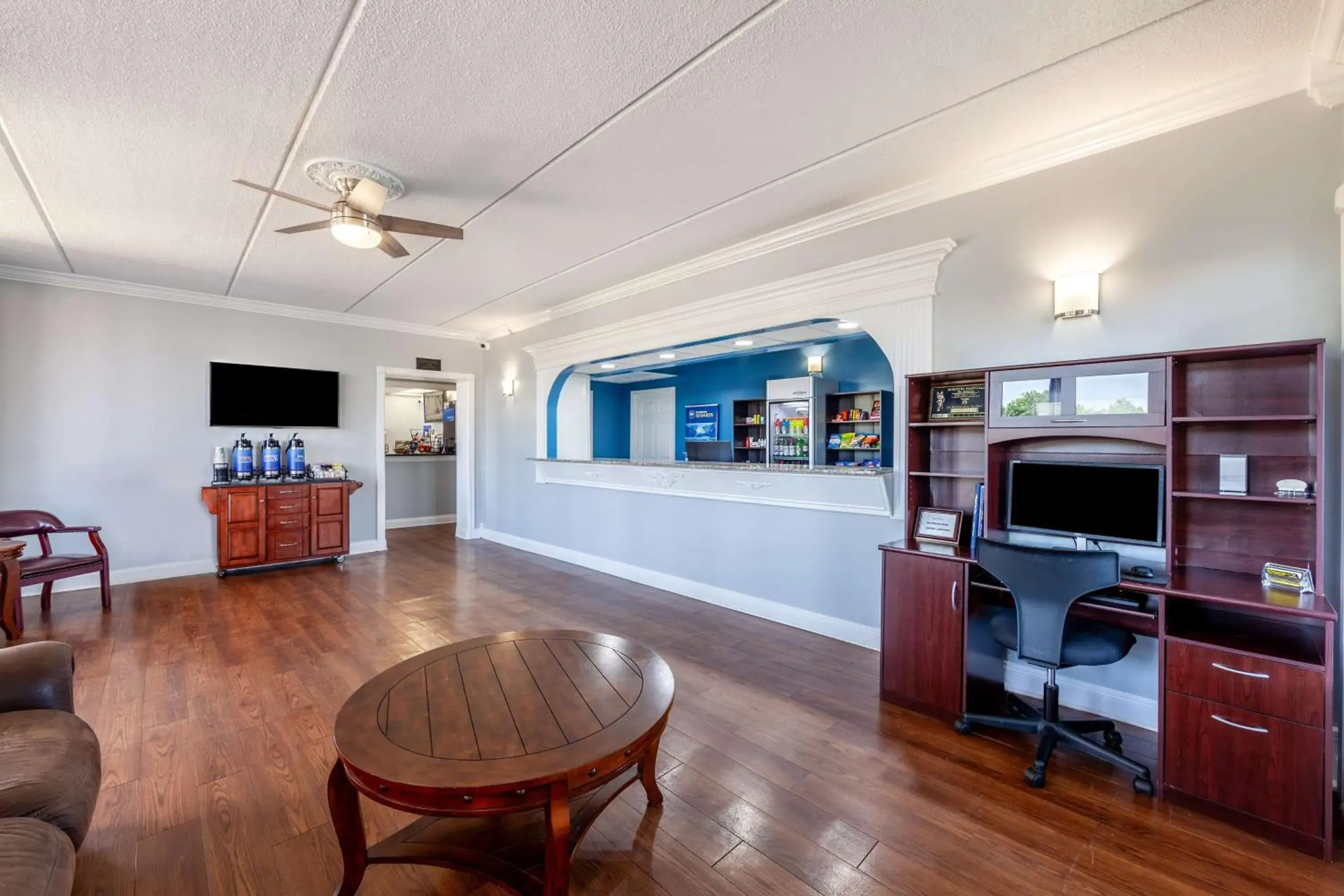 Lobby or reception in Best Western Wilderness Trail Inn Lobby or reception in Best Western Wilderness Trail Inn