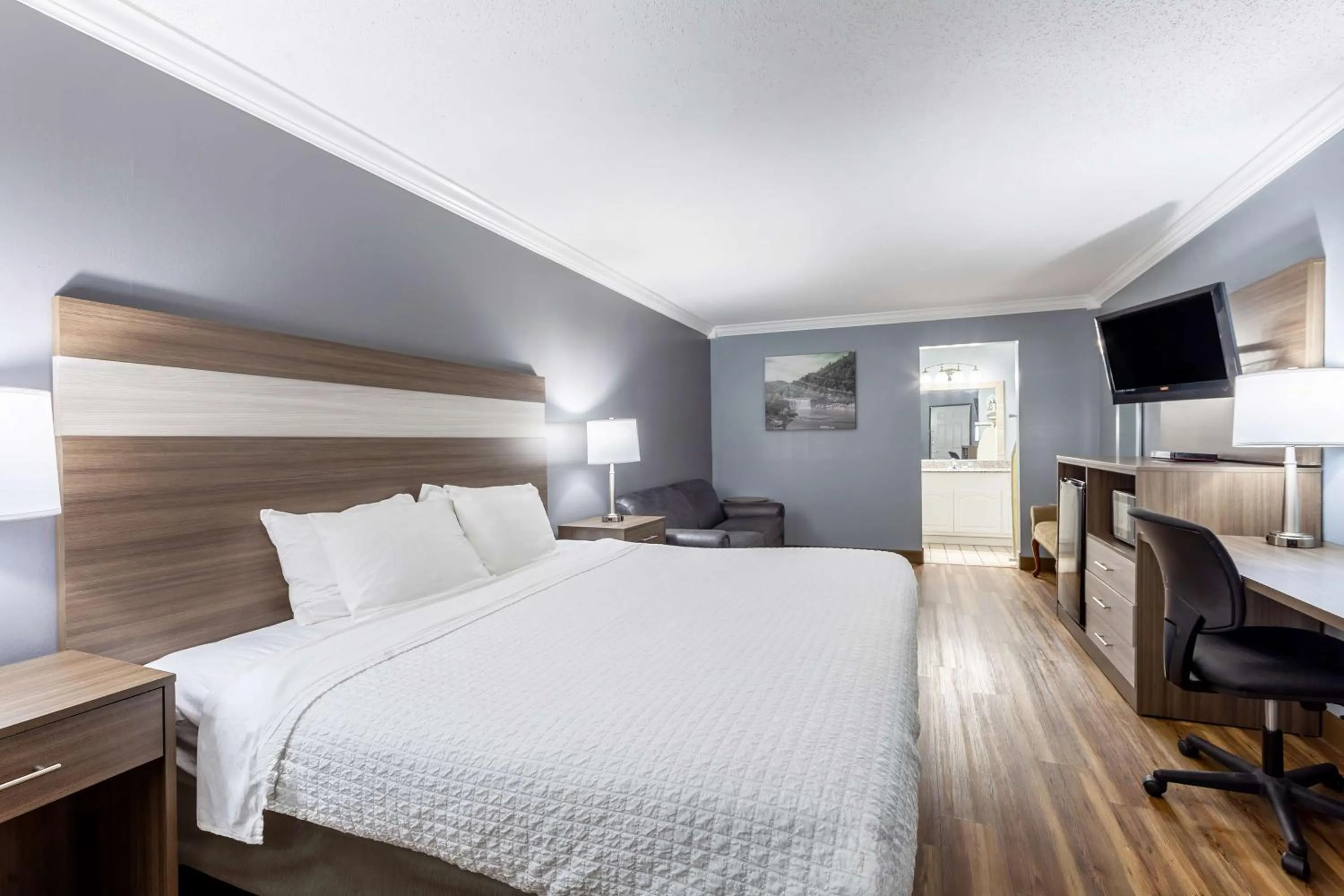 Bedroom, Bed in Best Western Wilderness Trail Inn