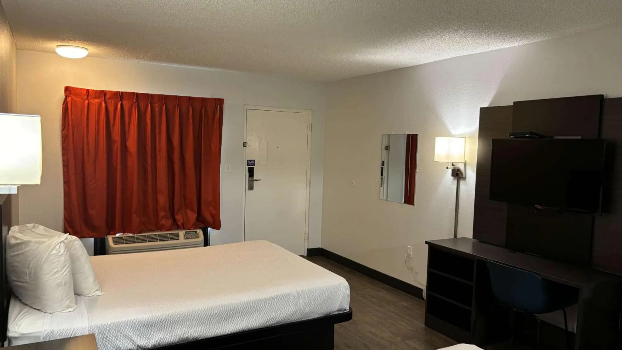 Bedroom, Bed in Motel 6-Macclenny, FL