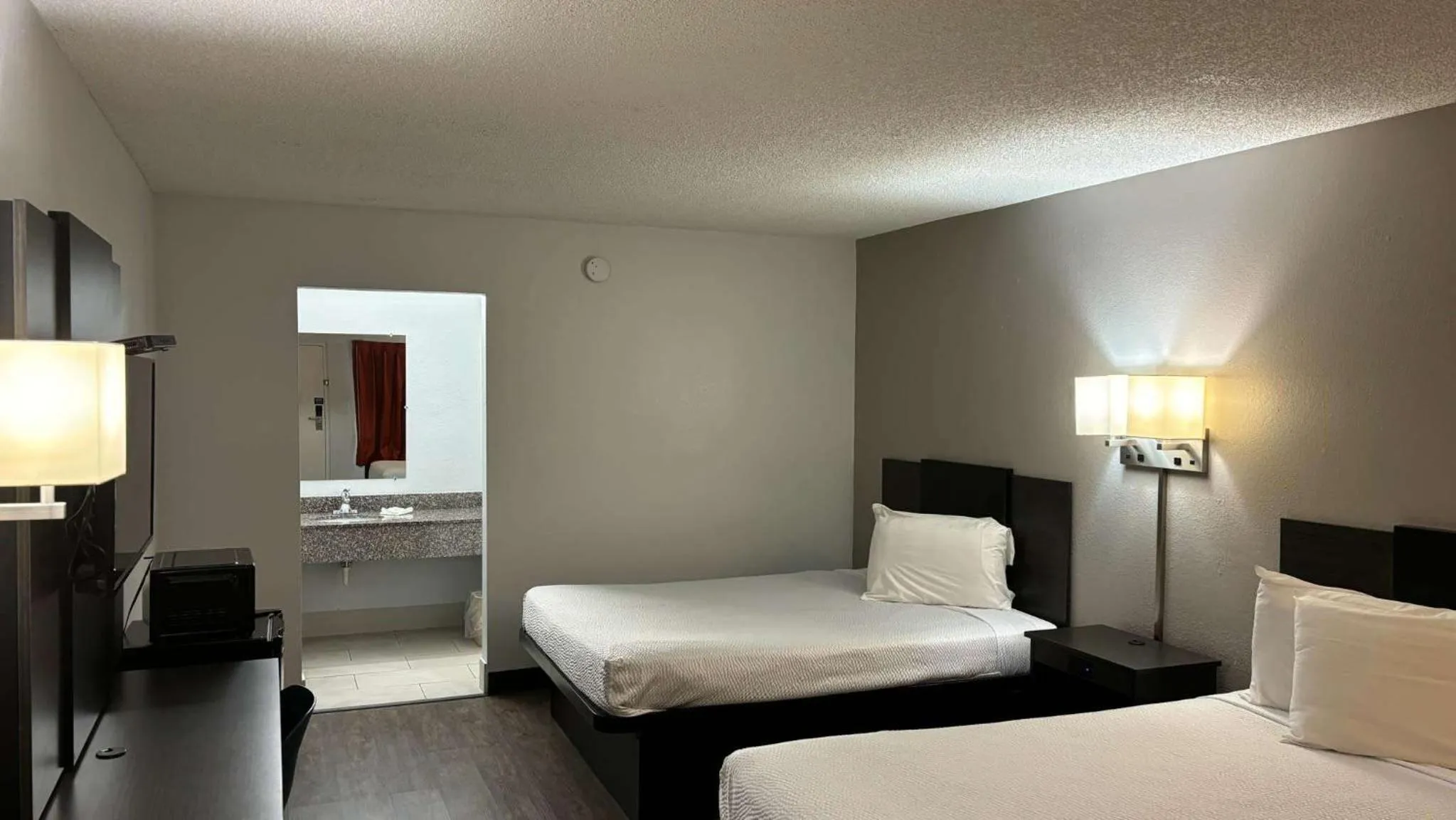 Photo of the whole room, Bed in Motel 6-Macclenny, FL