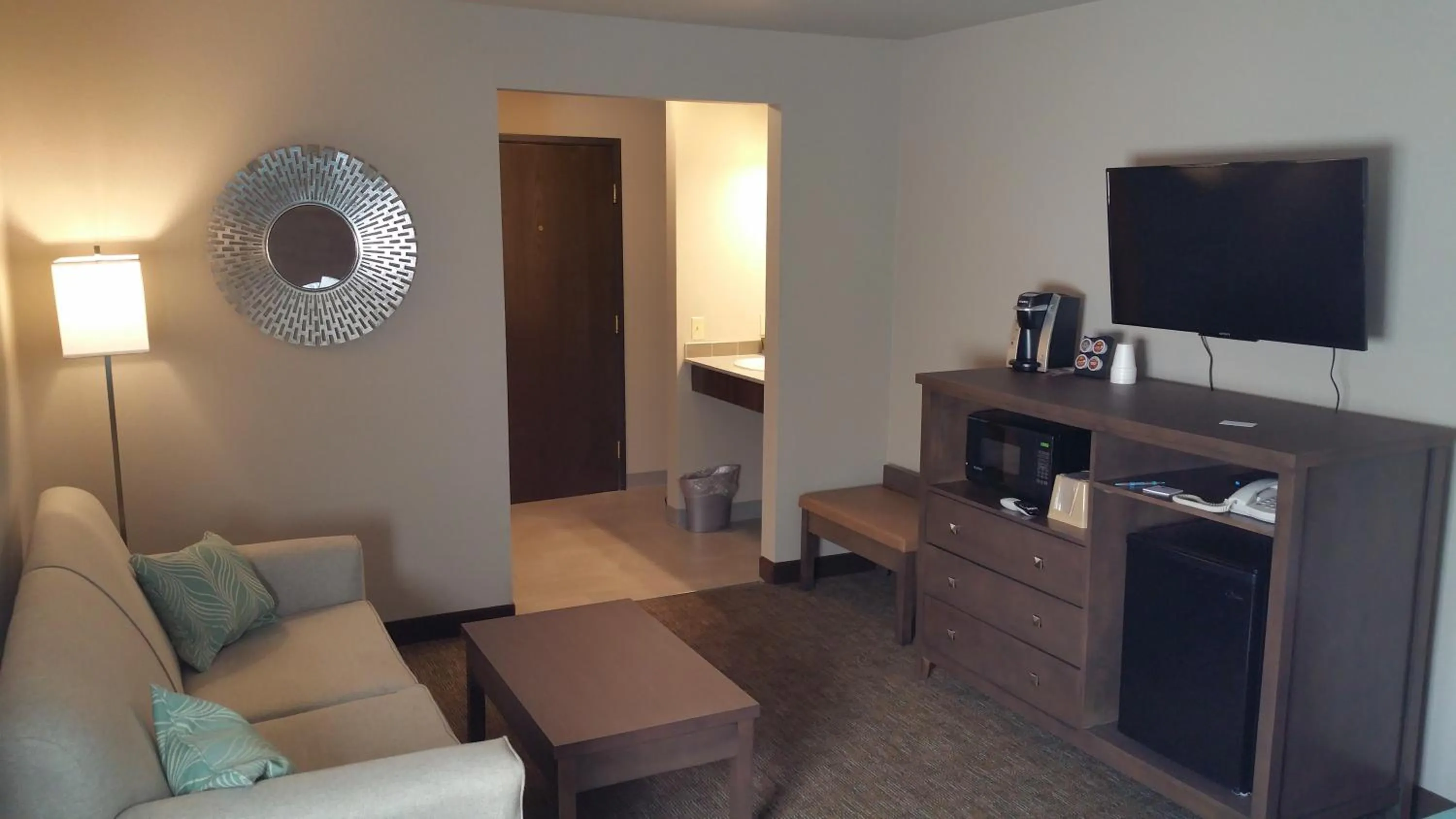 TV/Entertainment Center in Sandhill Inn & Suites