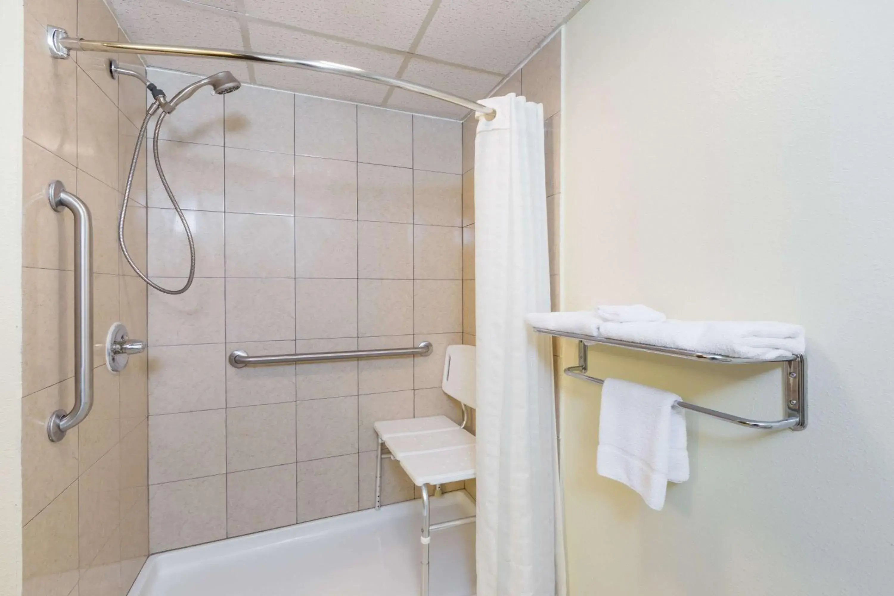 Super 8 by Wyndham Newton Super 8 by Wyndham Newton