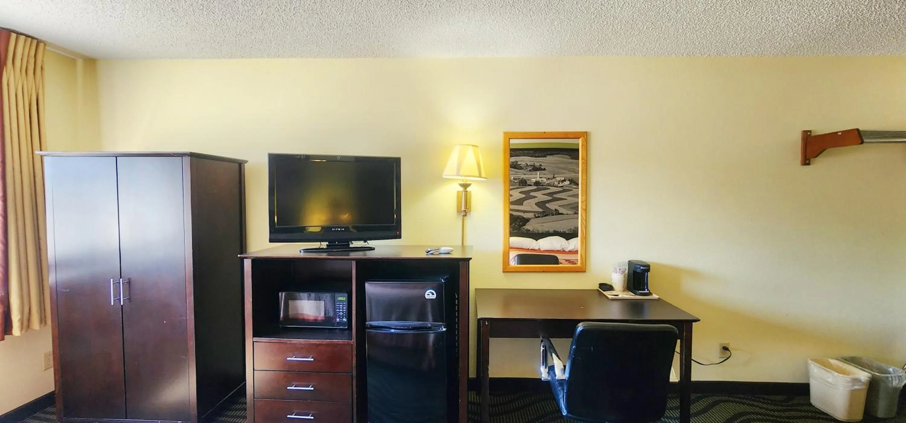 hair dresser in Super 8 by Wyndham Newton