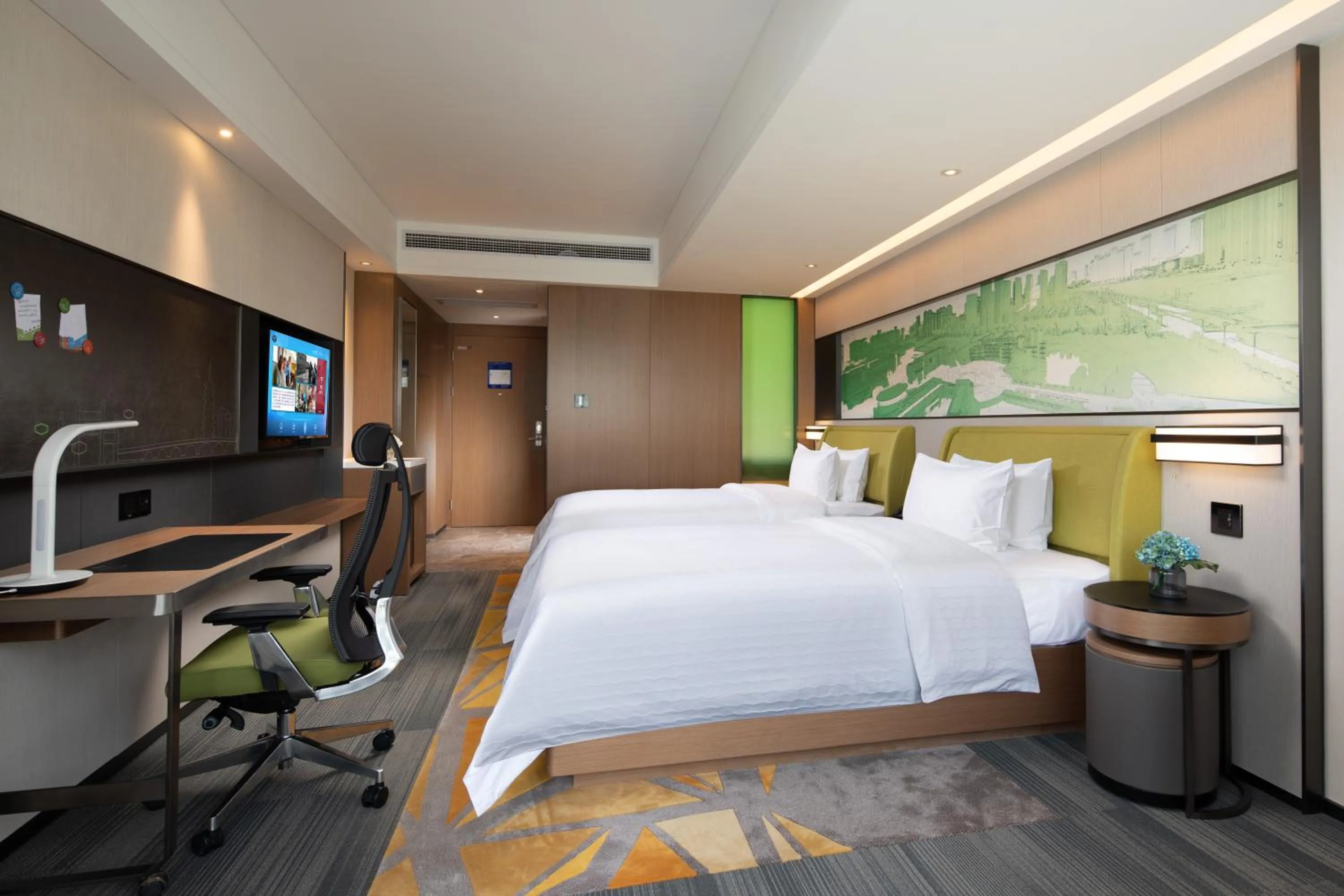 Photo of the whole room, Bed in Hampton by Hilton Yixing Renmin Middle Road Branch