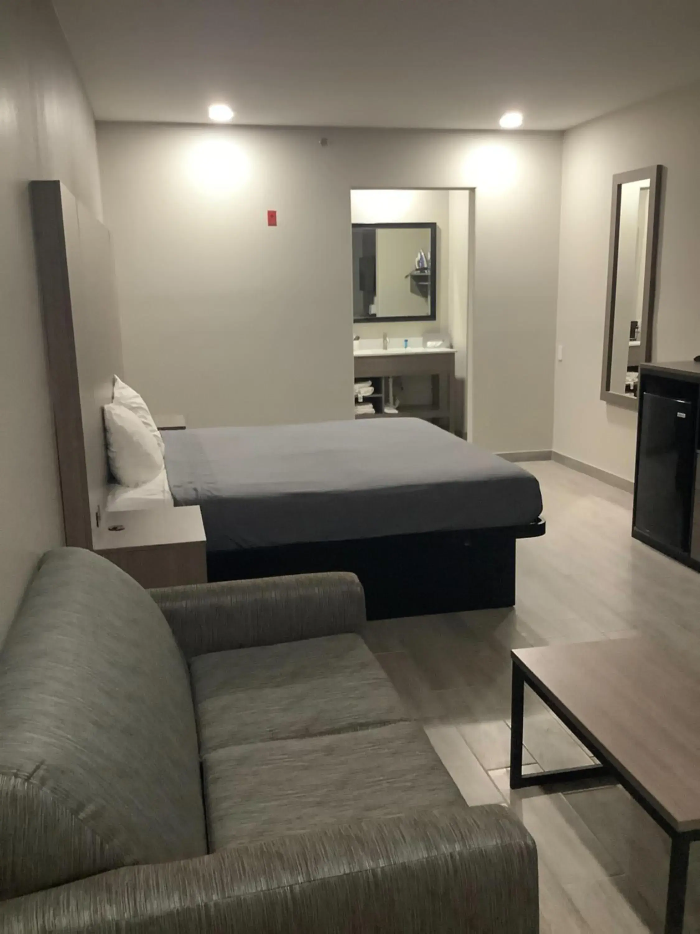 Bedroom, Bed in Americas Best Value Inn & Suites San Benito Bedroom, Bed in Americas Best Value Inn & Suites San Benito