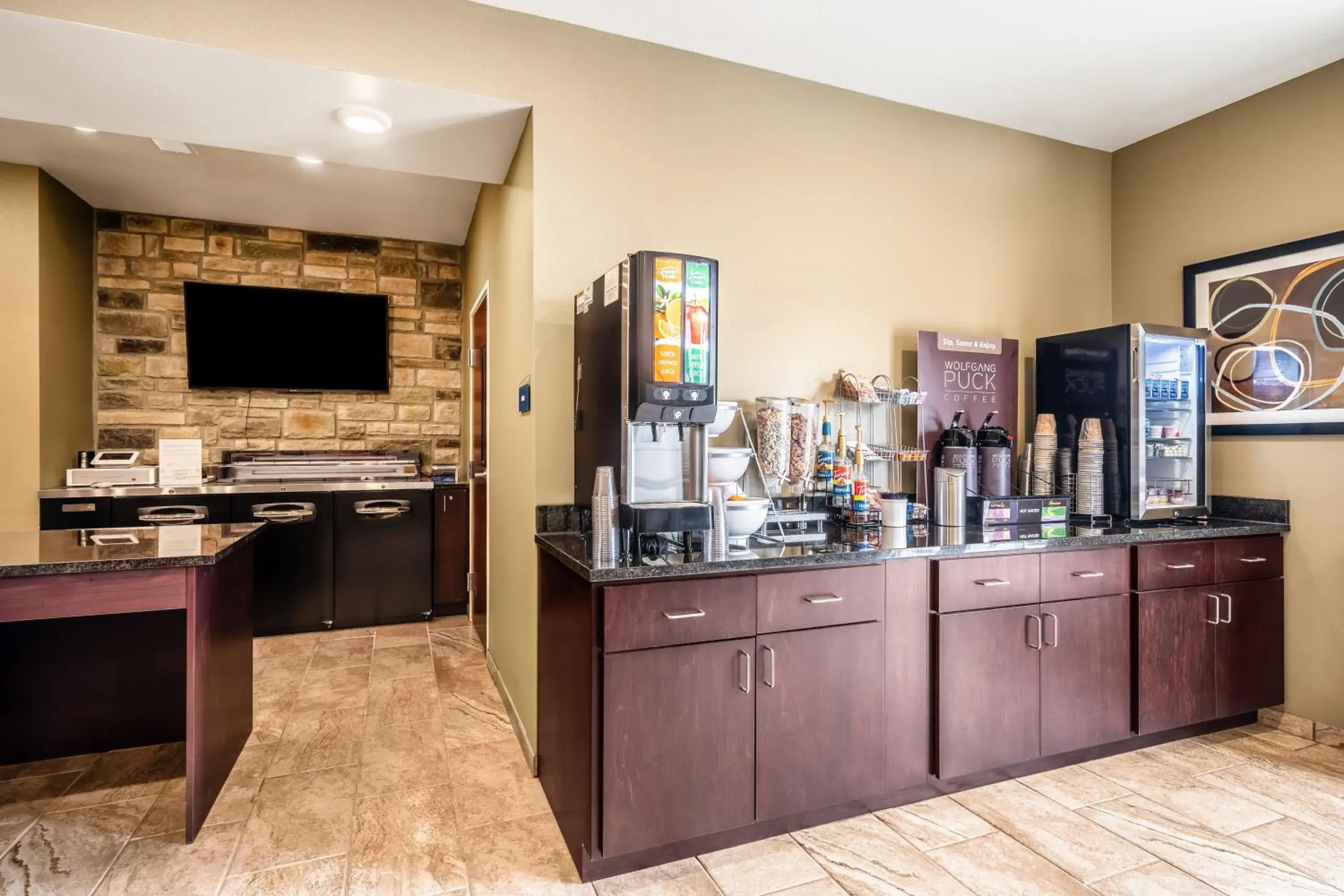 Food and drinks in Cobblestone Inn & Suites - Kermit Food and drinks in Cobblestone Inn & Suites - Kermit