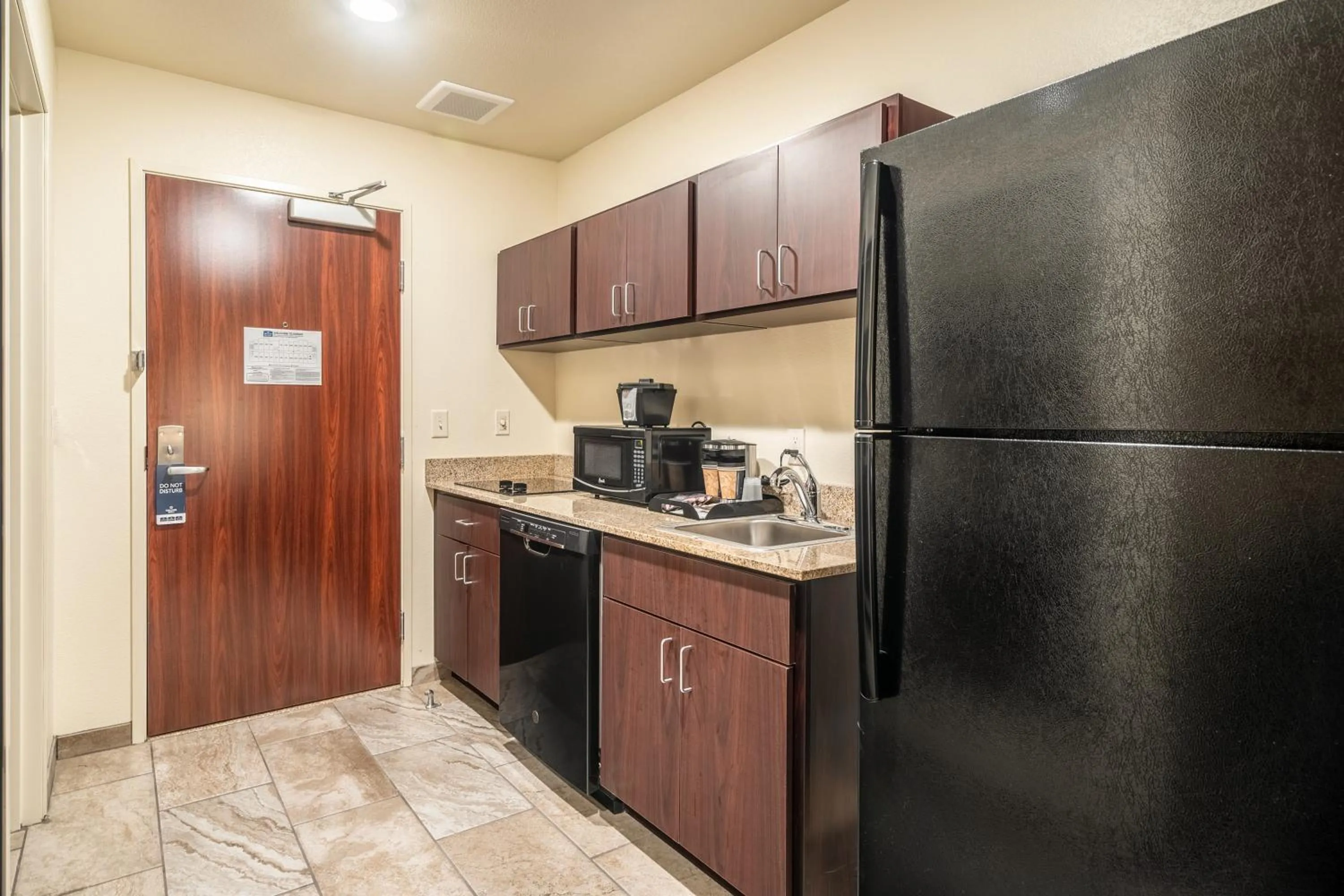 Kitchen or kitchenette in Cobblestone Inn & Suites - Kermit