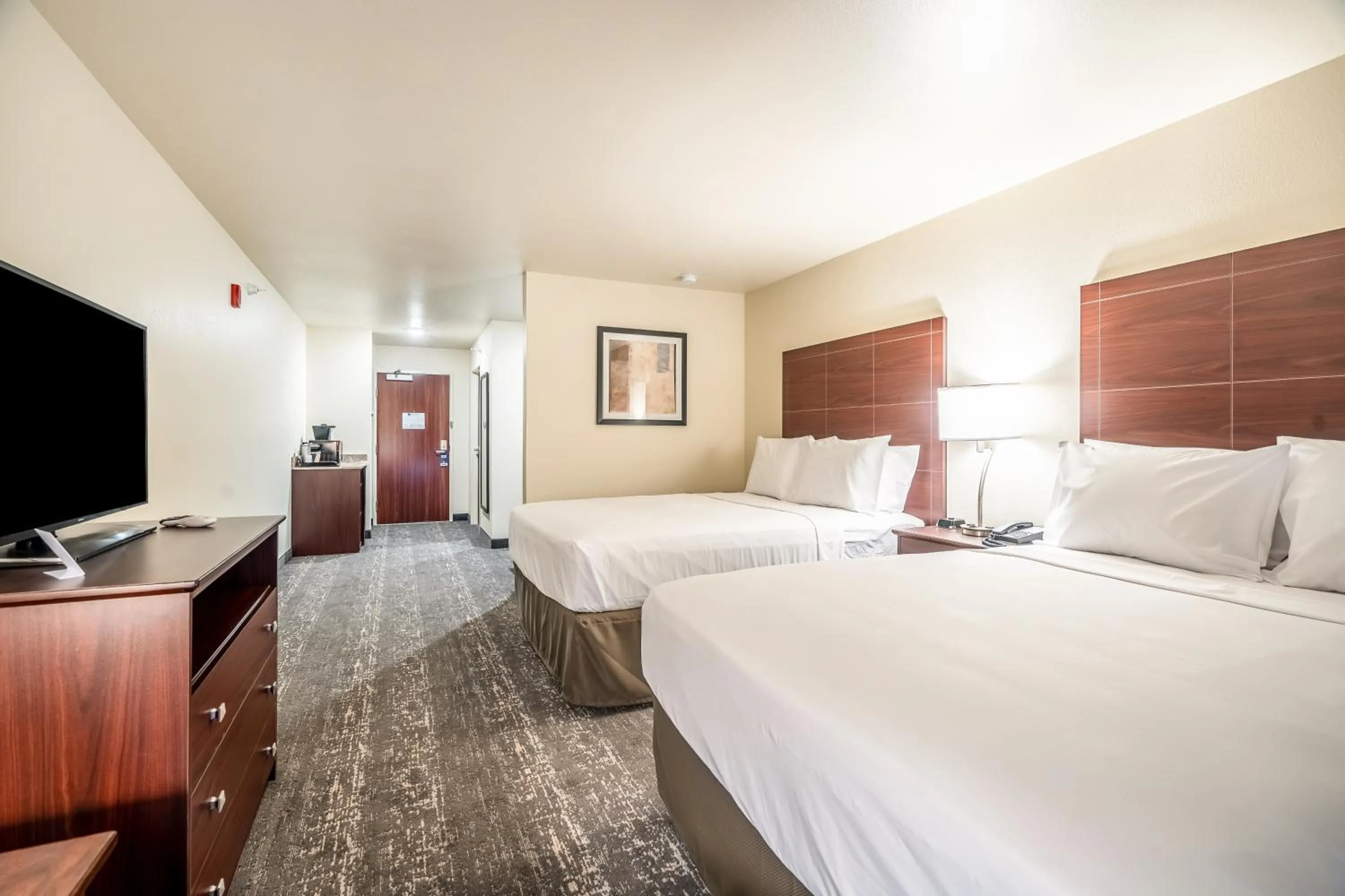 TV and multimedia, Bed in Cobblestone Inn & Suites - Kermit