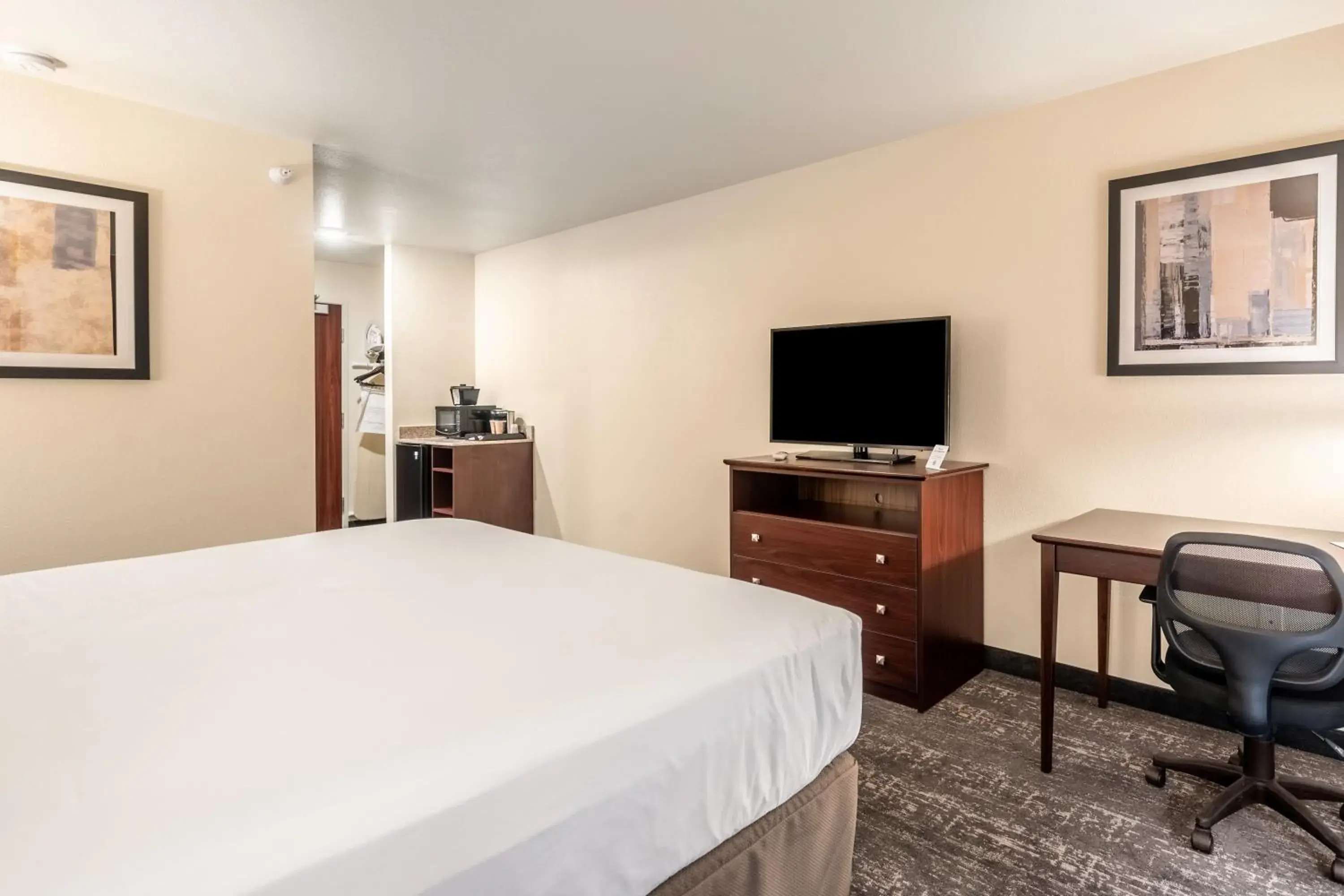 Bed in Cobblestone Inn & Suites - Kermit Bed in Cobblestone Inn & Suites - Kermit